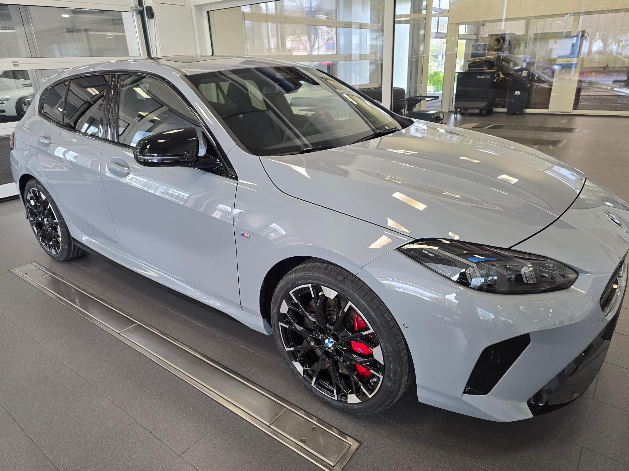 BMW M135 M sport Pro, Toit ouvrant, Harman Kardon... (2025) - Foto 2