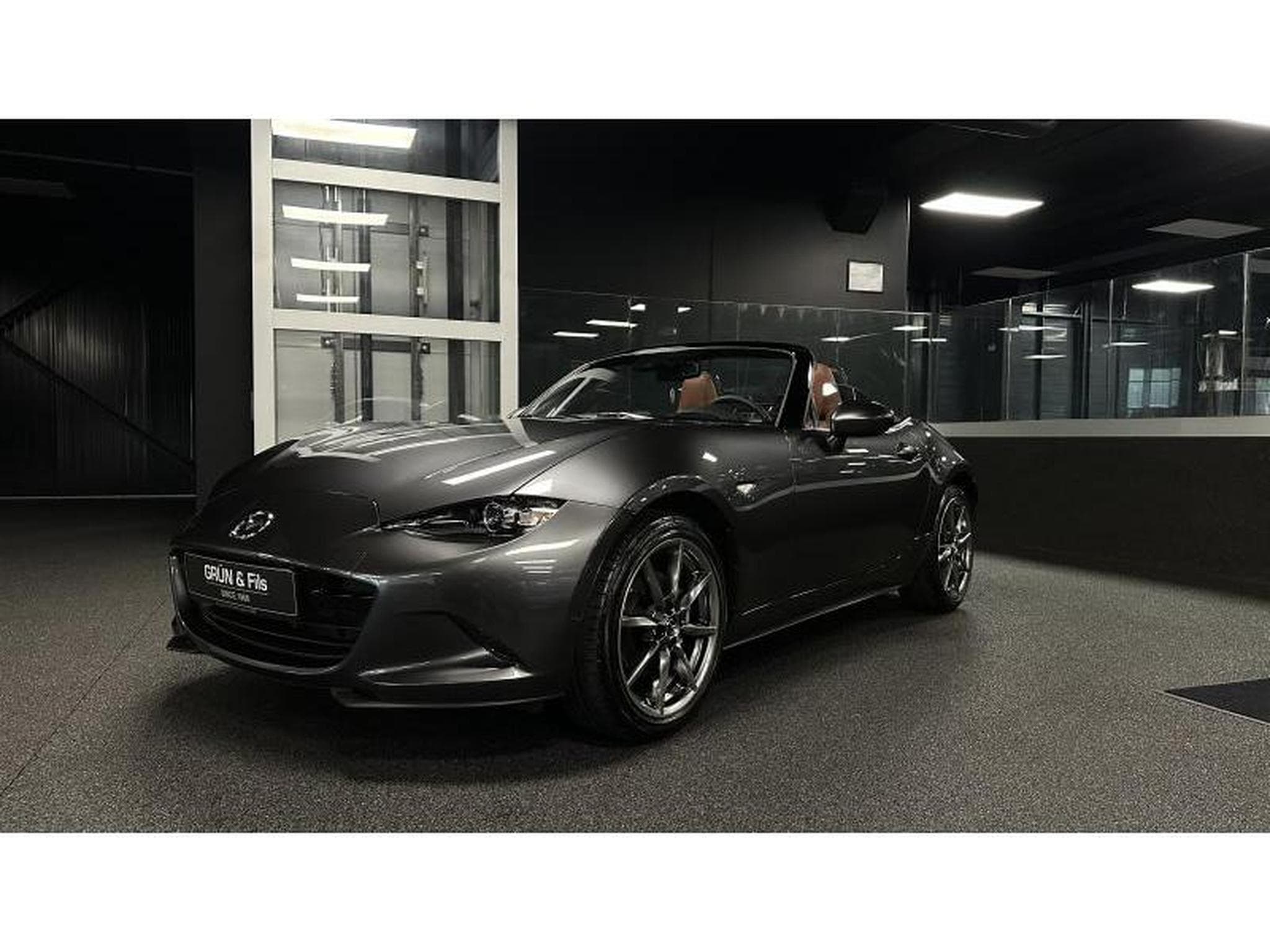 Mazda MX-5 Skyactiv-G Kazari (2024) - Photo 3