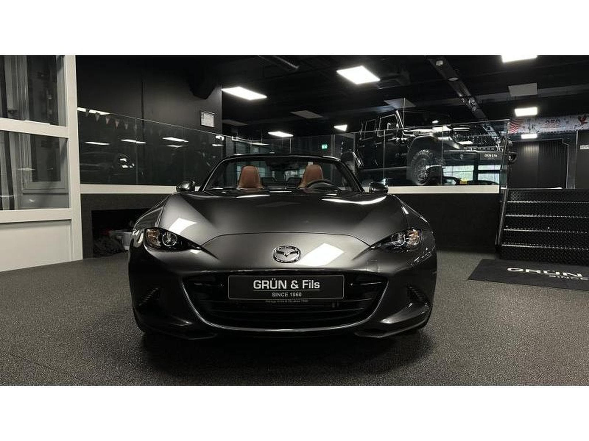 Mazda MX-5 Skyactiv-G Kazari (2024) - Photo 2