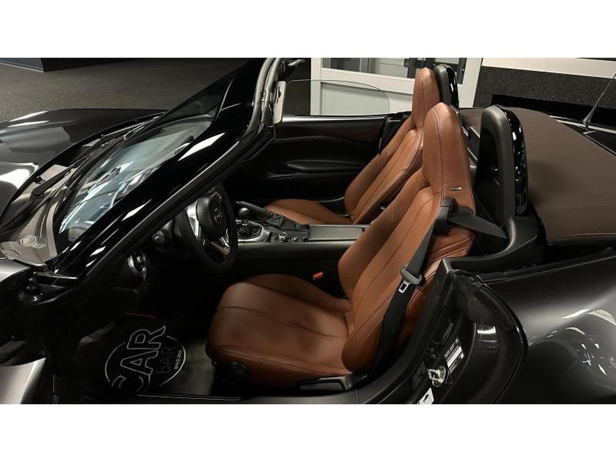 Mazda MX-5 Skyactiv-G Kazari (2024) - Photo 10