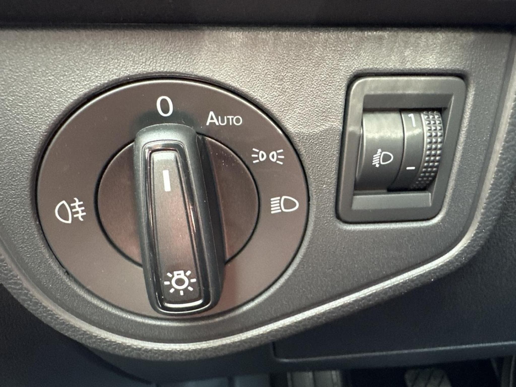 VW Polo 1.0 MPI 80ch LIMITED 5P (2025) - Photo 24