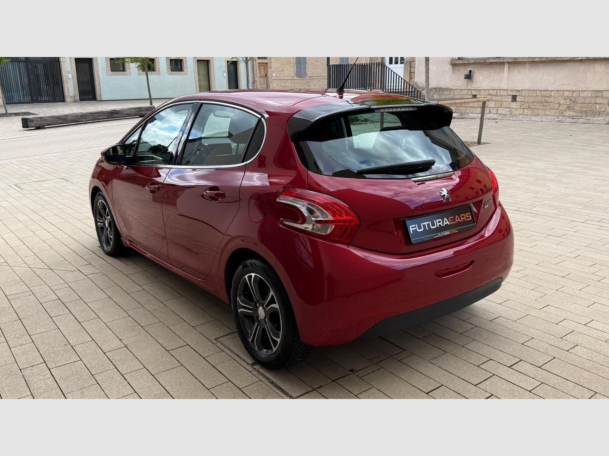 Peugeot 208 1.6 eHdi (2014) - Foto 7