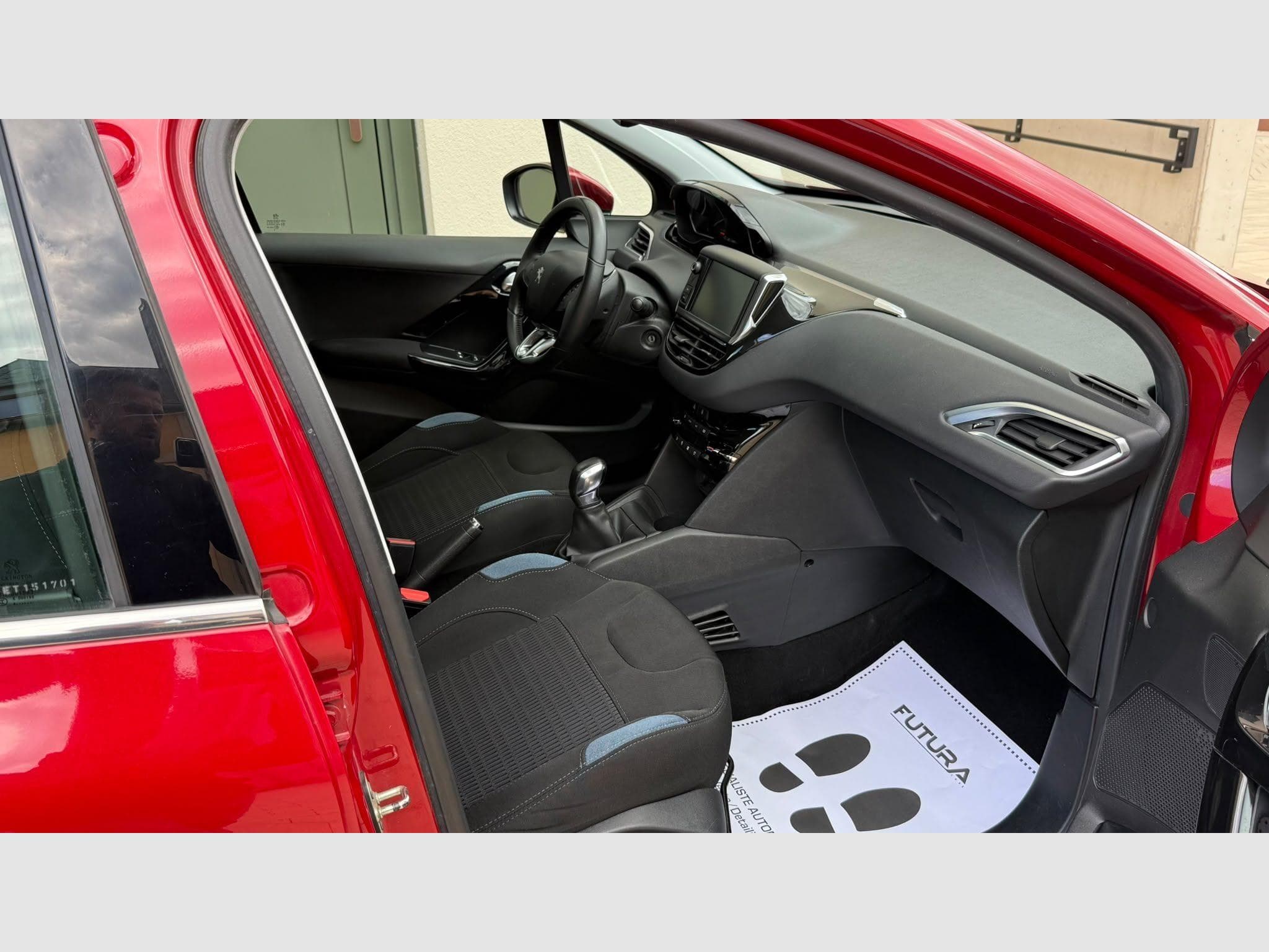 Peugeot 208 1.6 eHdi (2014) - Foto 10