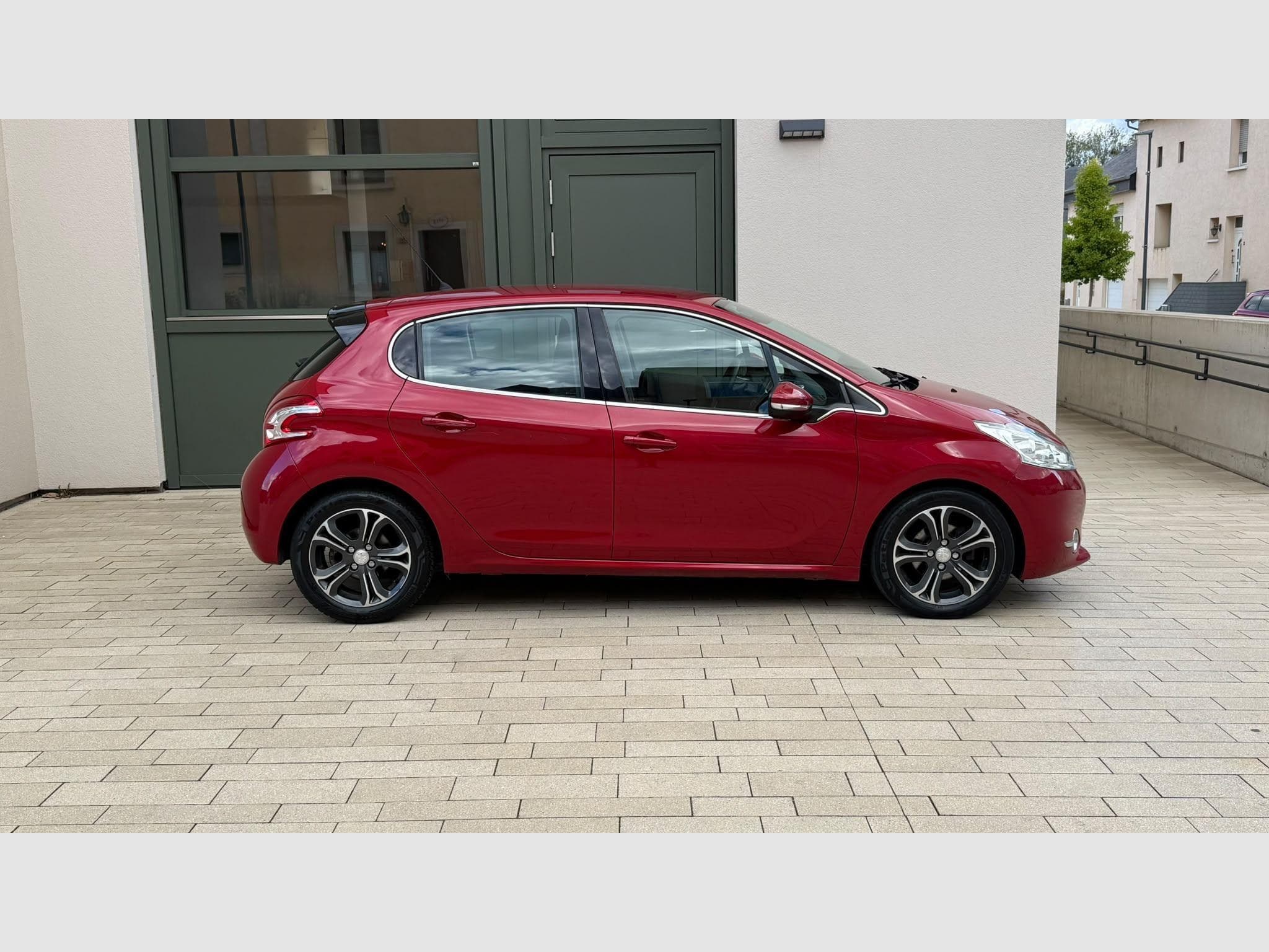 Peugeot 208 1.6 eHdi (2014) - Foto 4
