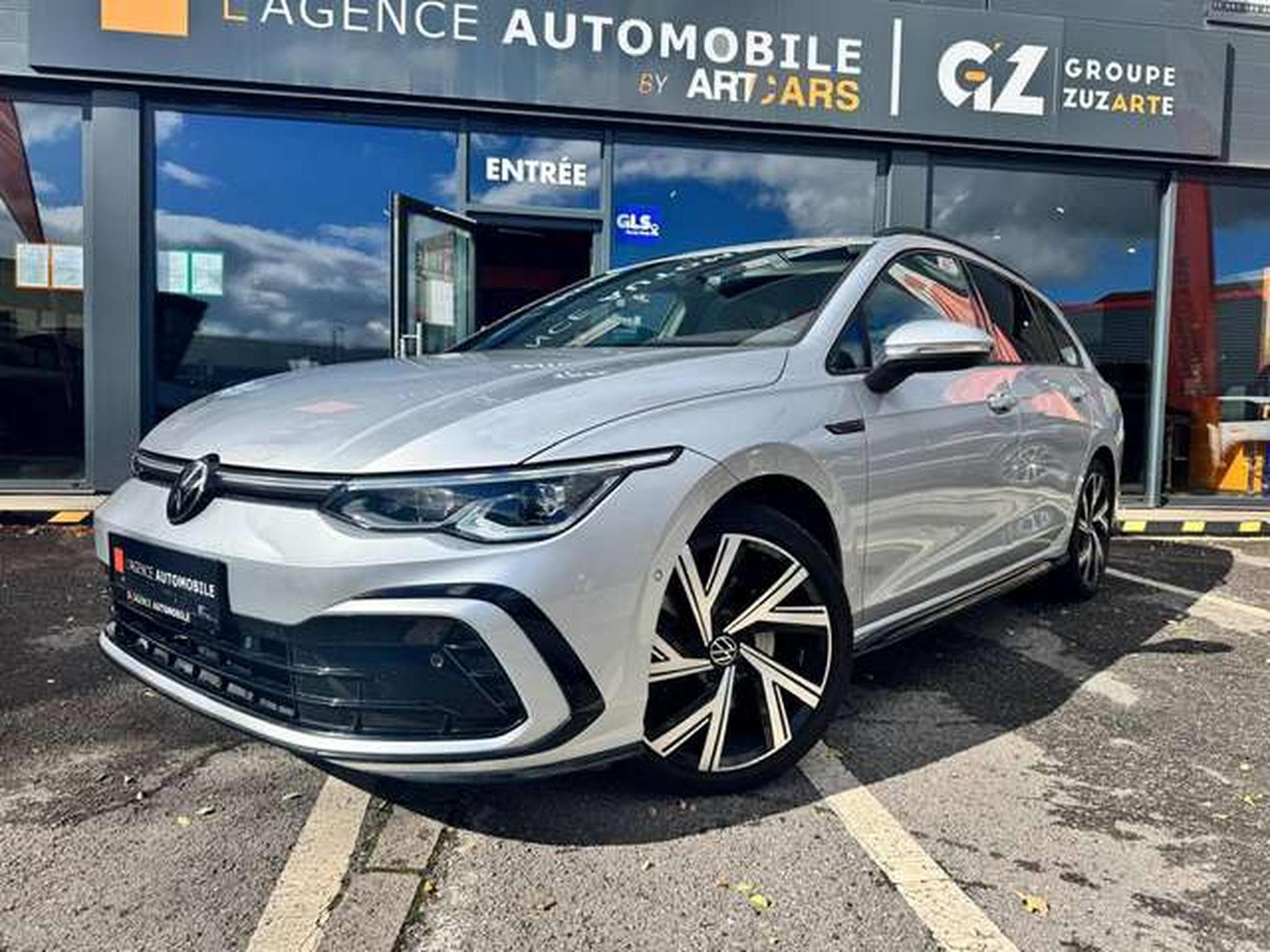 VW Golf Golf Variant 2.0 TDI SCR DSG R-Line / 1er OWNER  JUSQU'A 36 (2023) - Foto 2