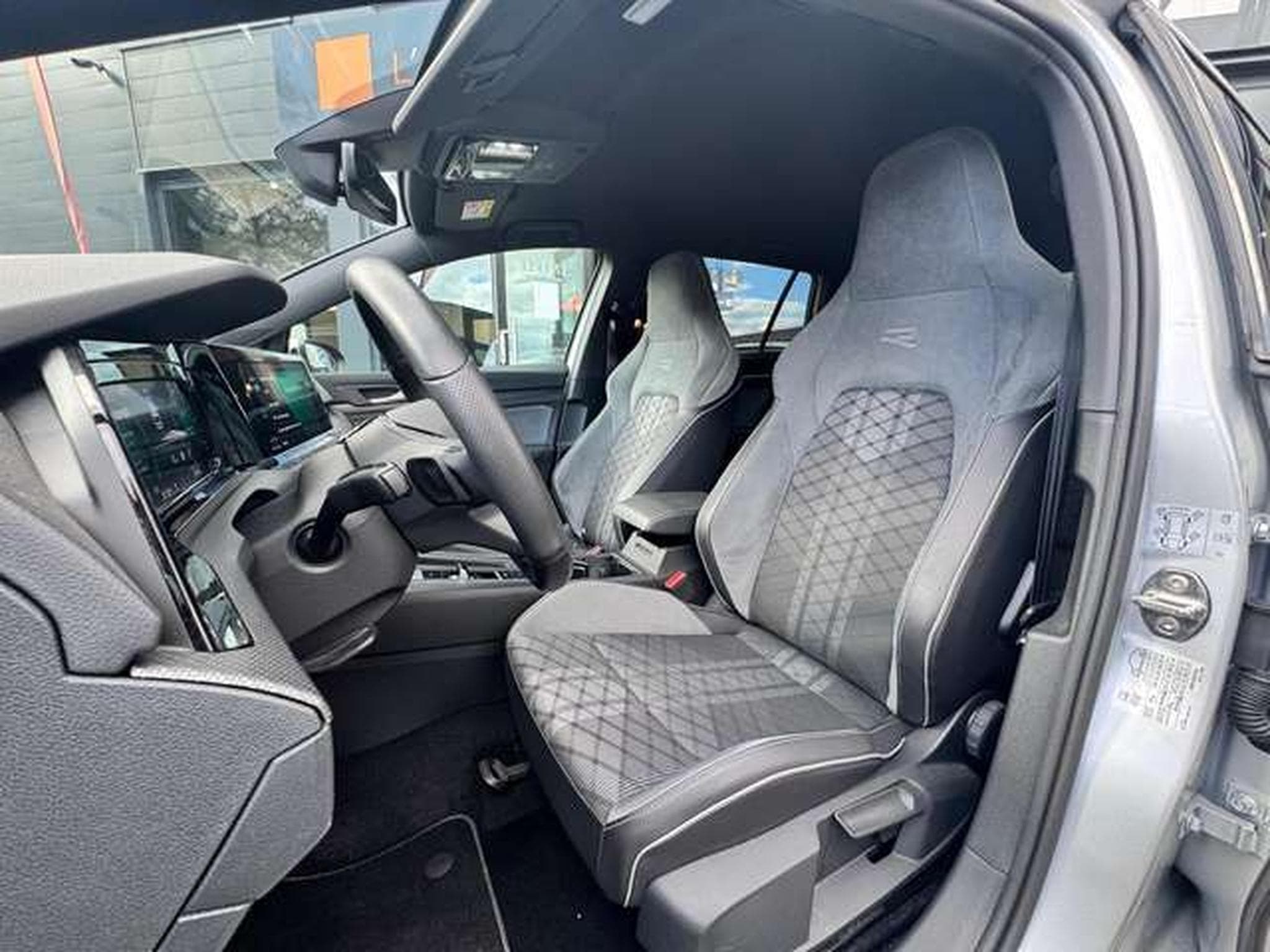 VW Golf Golf Variant 2.0 TDI SCR DSG R-Line / 1er OWNER  JUSQU'A 36 (2023) - Foto 10