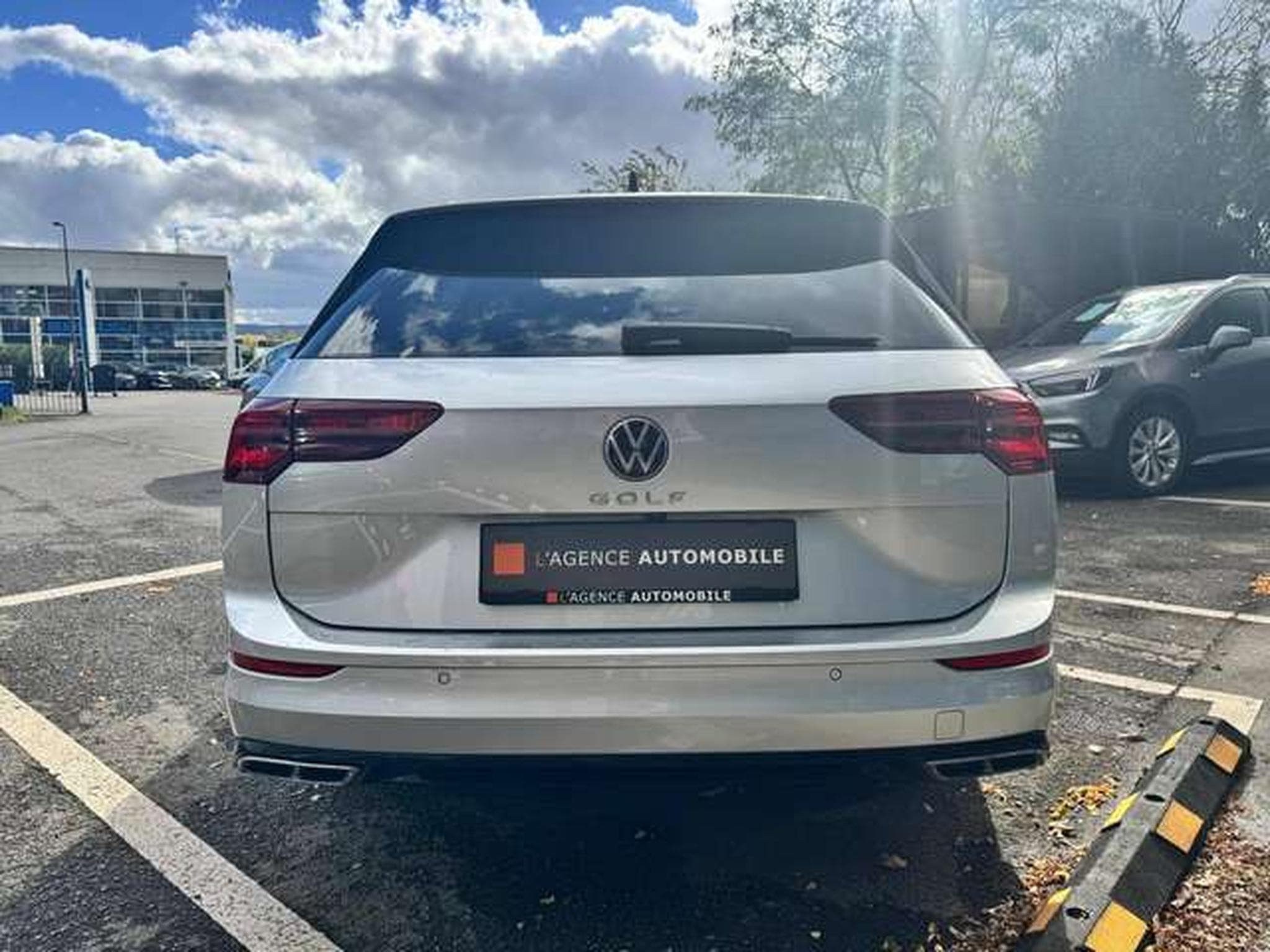 VW Golf Golf Variant 2.0 TDI SCR DSG R-Line / 1er OWNER  JUSQU'A 36 (2023) - Foto 6