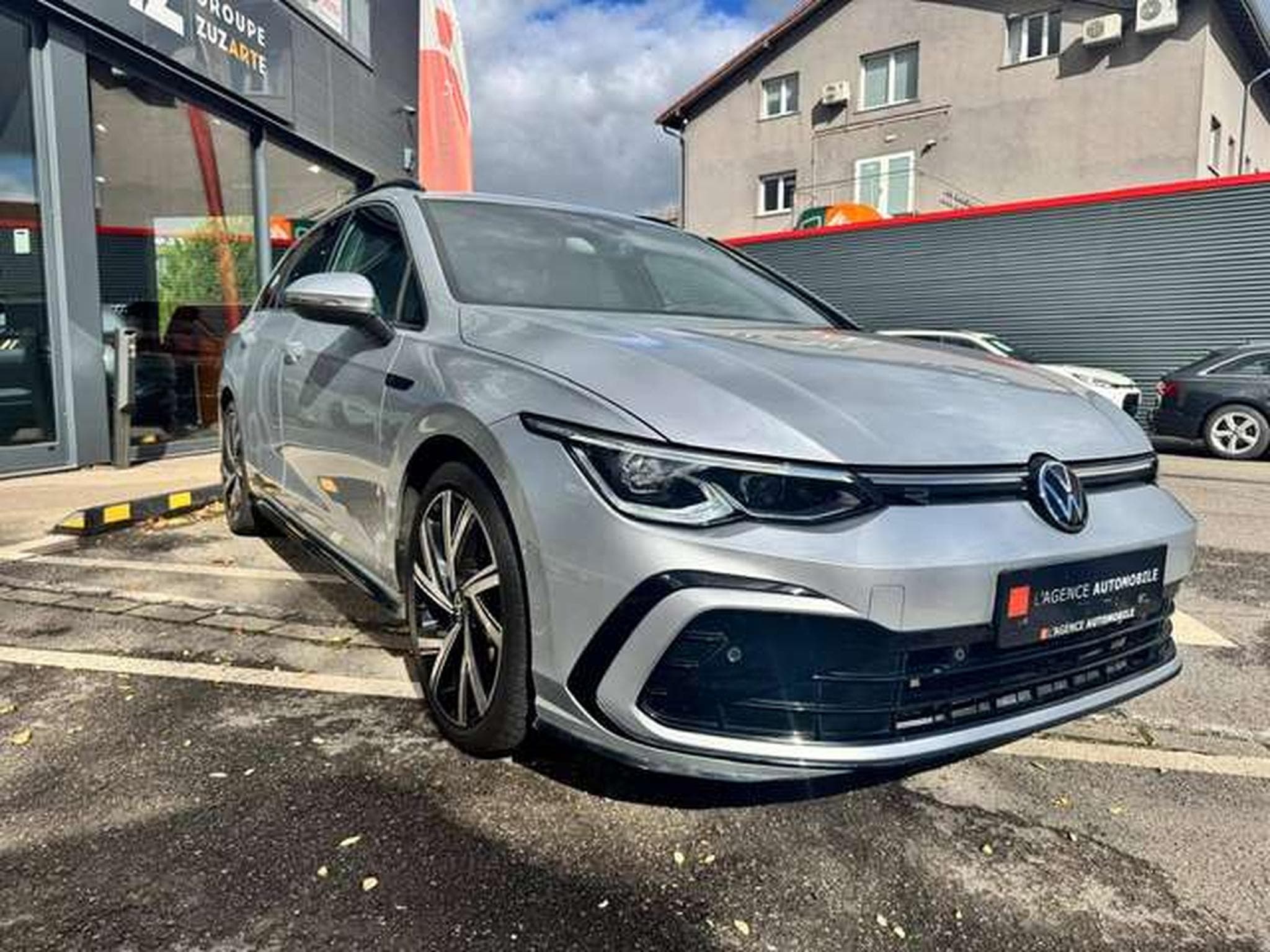 VW Golf Golf Variant 2.0 TDI SCR DSG R-Line / 1er OWNER  JUSQU'A 36 (2023) - Foto 4