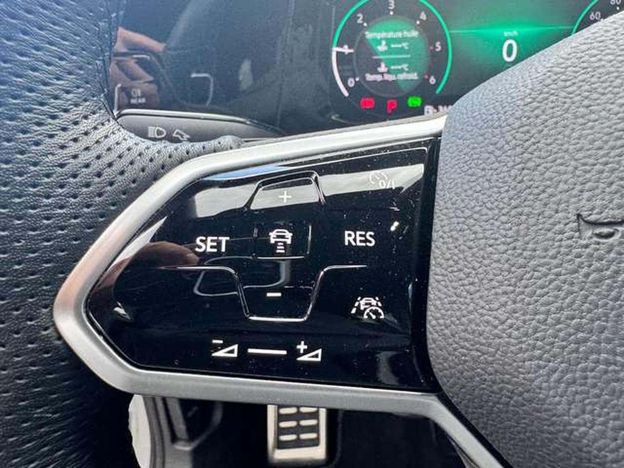 VW Golf Golf Variant 2.0 TDI SCR DSG R-Line / 1er OWNER  JUSQU'A 36 (2023) - Photo 14