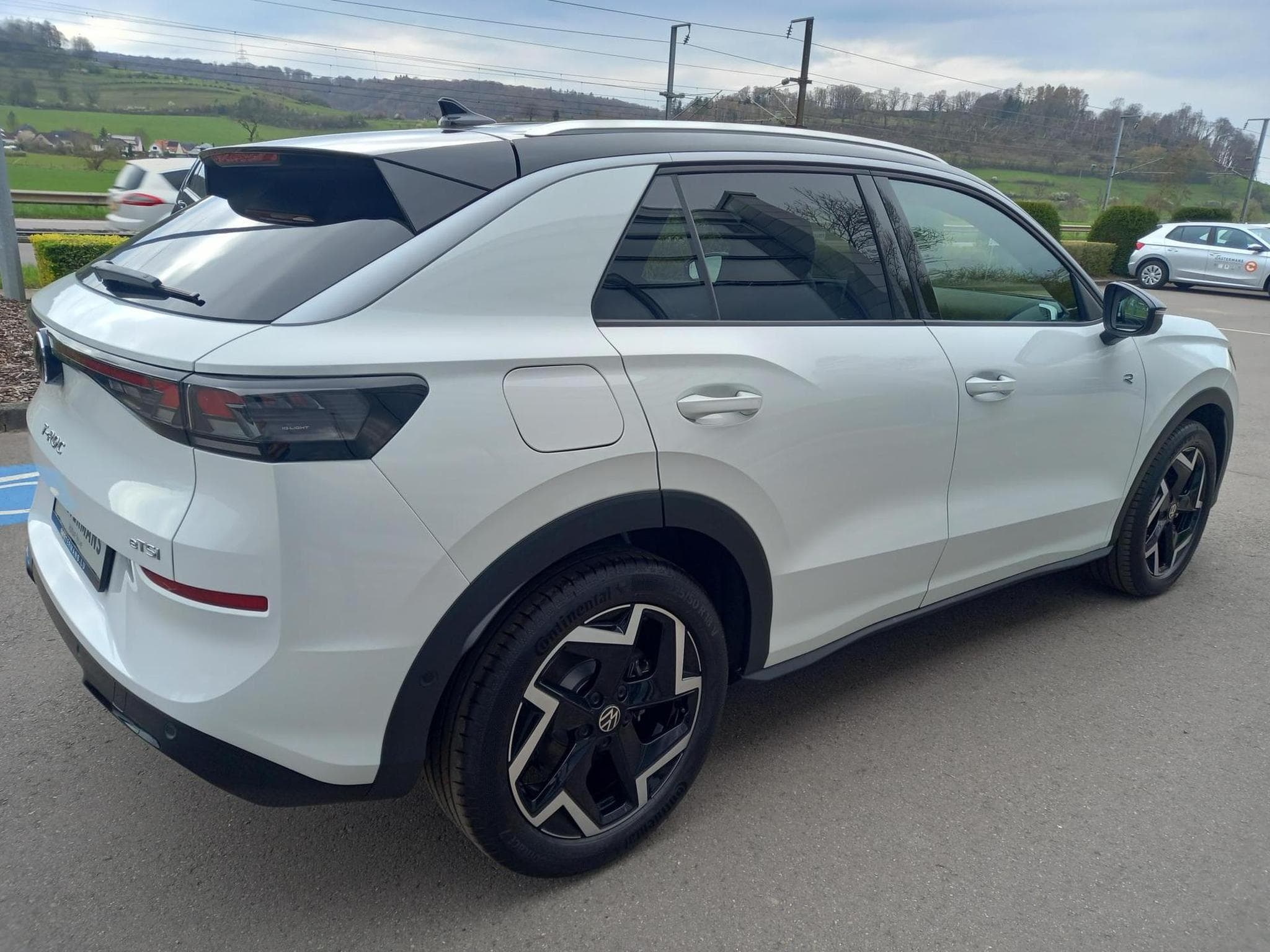 VW T-Roc R-Line 1.5 eTSI (2026) - Photo 8