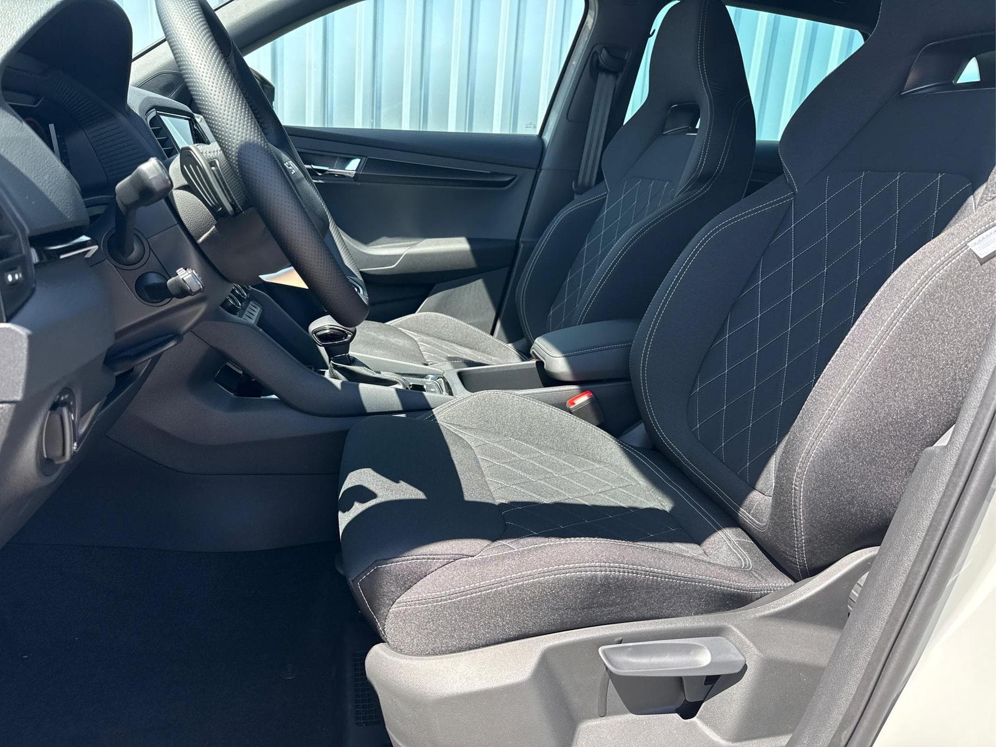 Skoda Karoq Sportline 1,5 TSI (2026) - Photo 8
