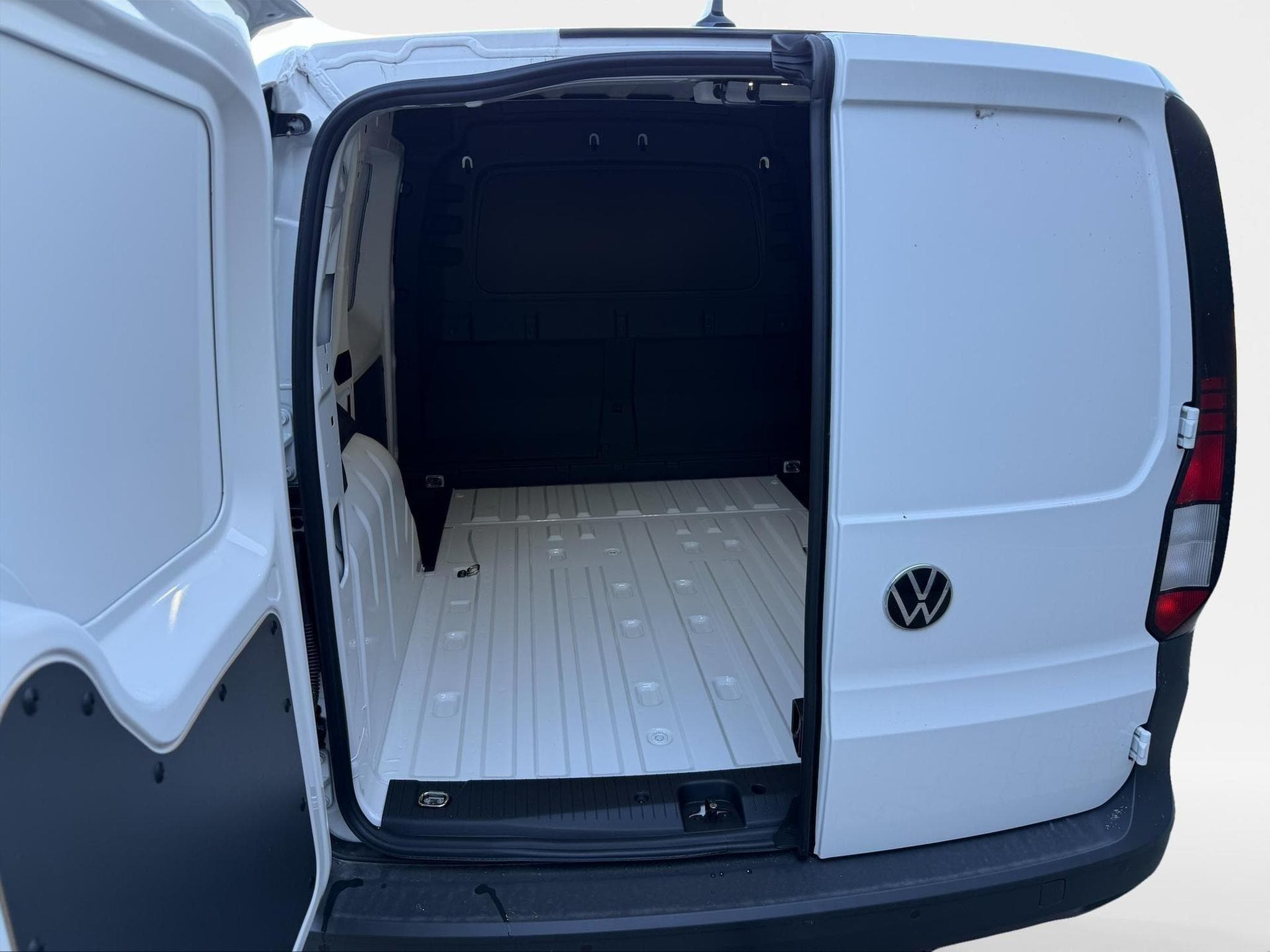 VW Caddy 2.0 TDI 102PS/75KW (2026) - Photo 5