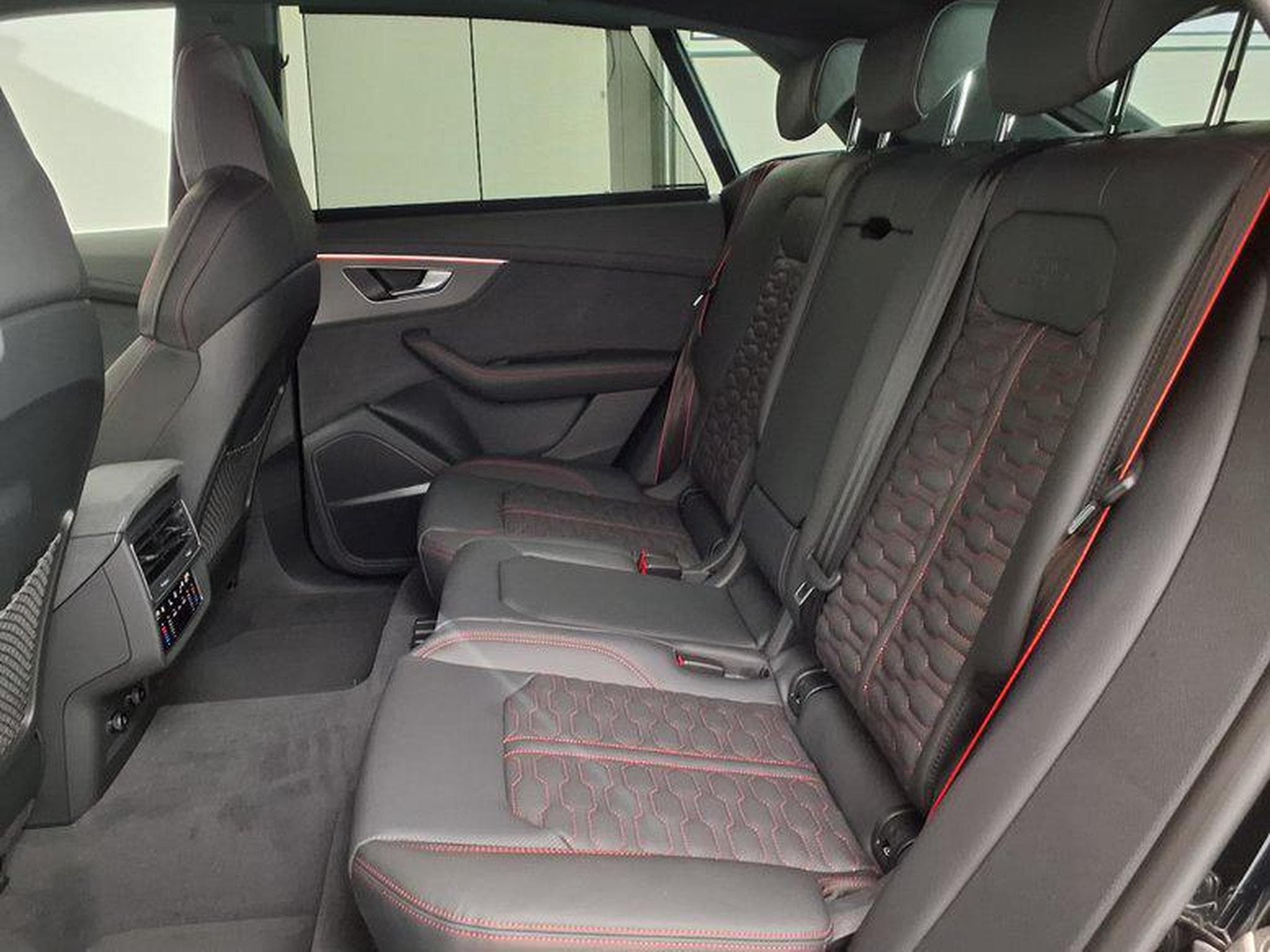 Audi RSQ8 performance 4.0 TFSI 8-Gang-Tiptronic quattro (2026) - Photo 10