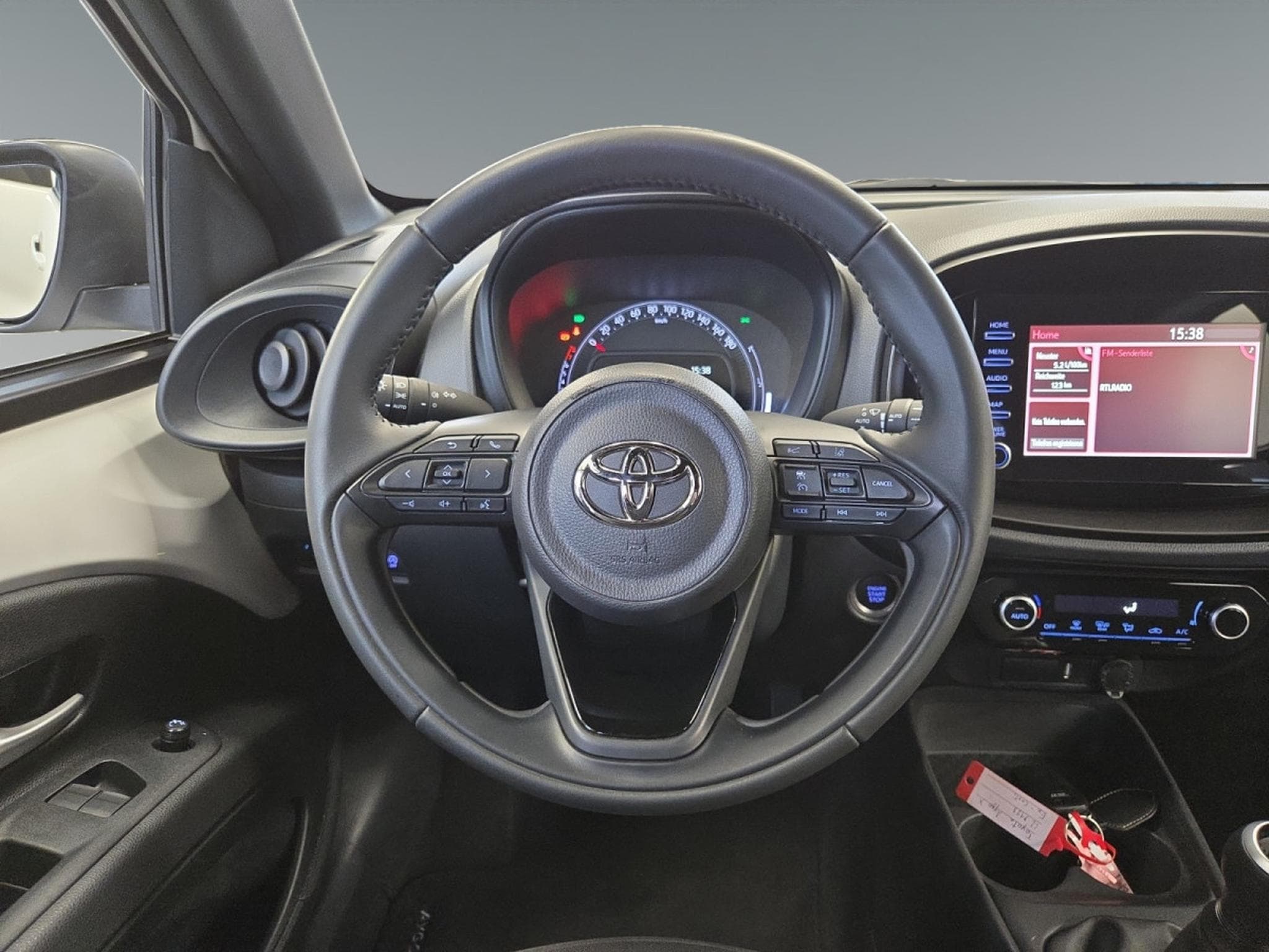 Toyota Aygo X 1.0i VVT-i X play Air (2023) - Photo 10