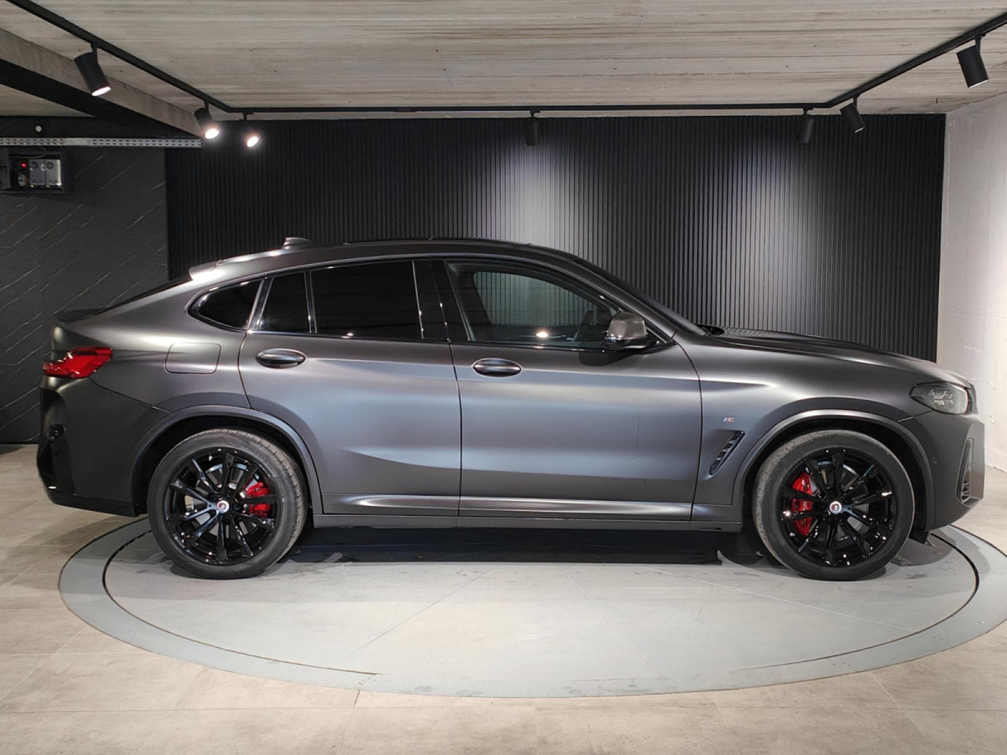 BMW X4 X4 XDRIVE20dA PACK M TOIT OUVRANT SIEGES M CARPLAY (2022) - Photo 2