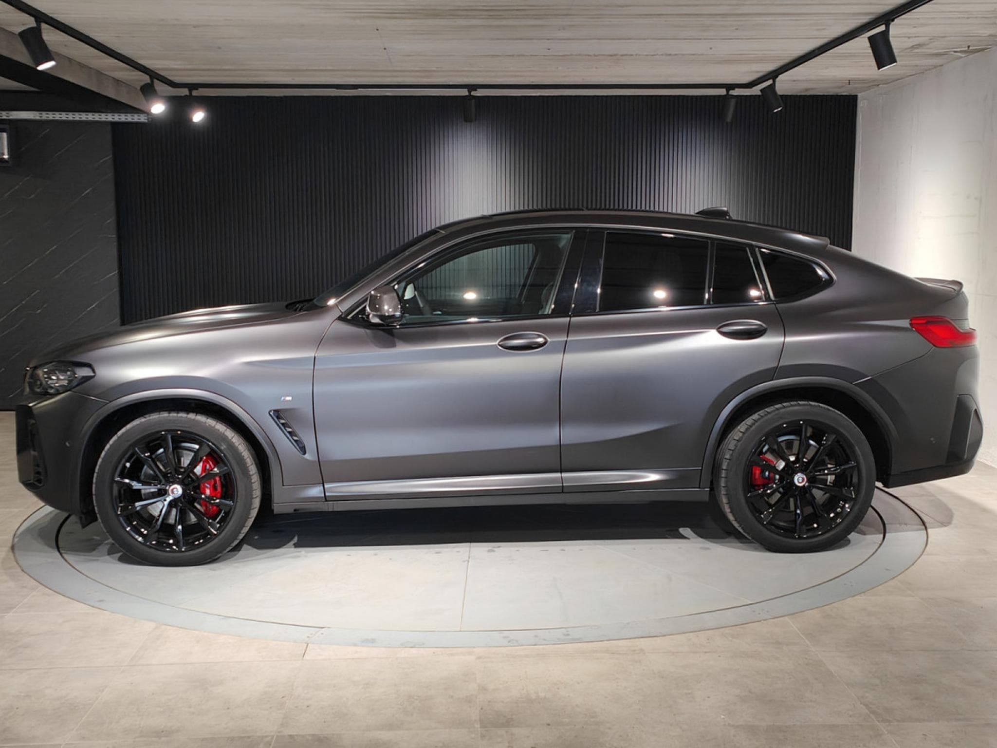 BMW X4 X4 XDRIVE20dA PACK M TOIT OUVRANT SIEGES M CARPLAY (2022) - Photo 5