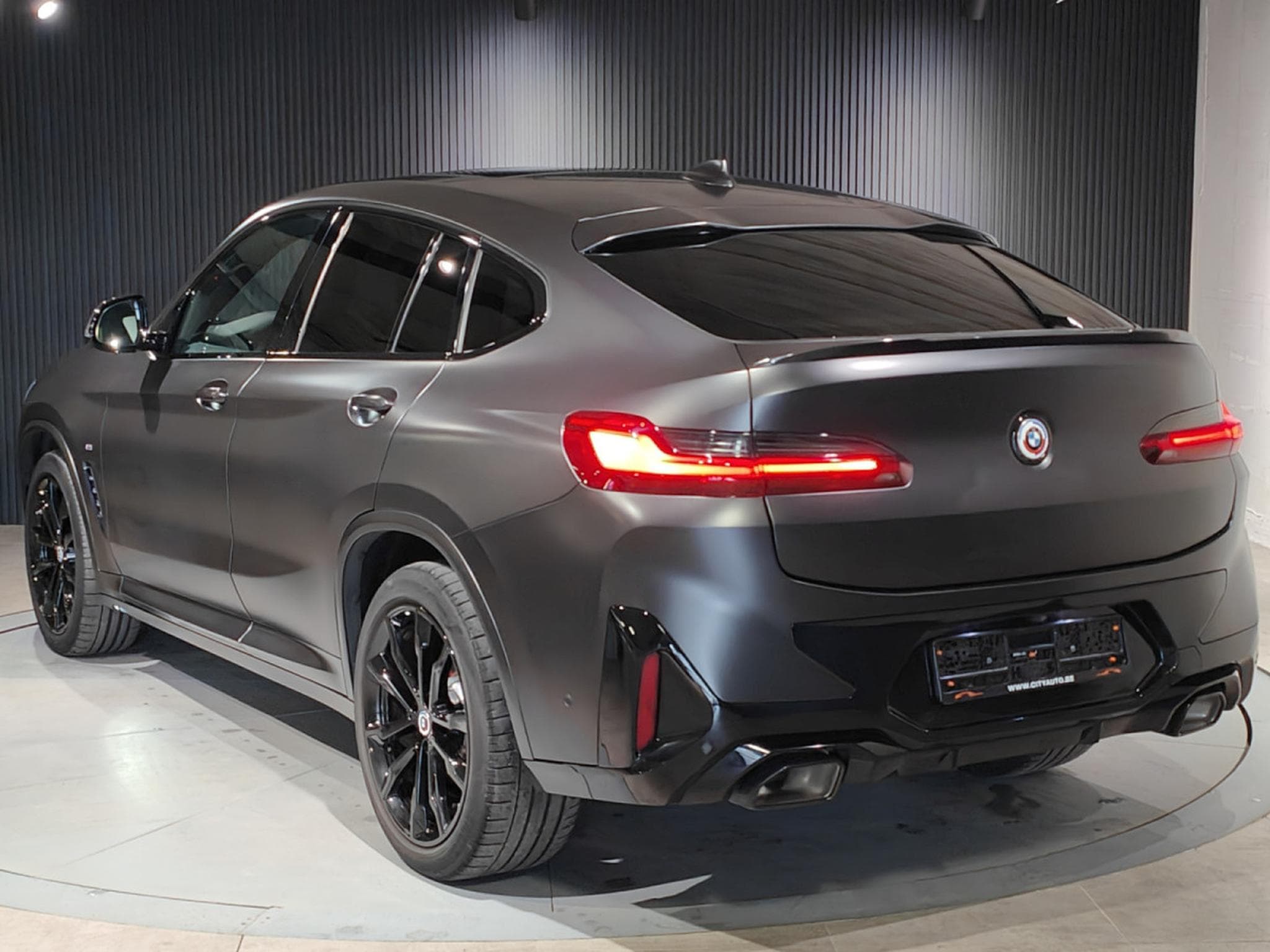 BMW X4 X4 XDRIVE20dA PACK M TOIT OUVRANT SIEGES M CARPLAY (2022) - Photo 4