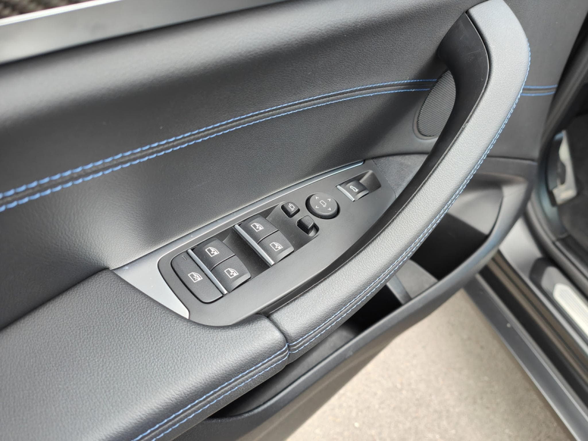 BMW X4 X4 XDRIVE20dA PACK M TOIT OUVRANT SIEGES M CARPLAY (2022) - Photo 14
