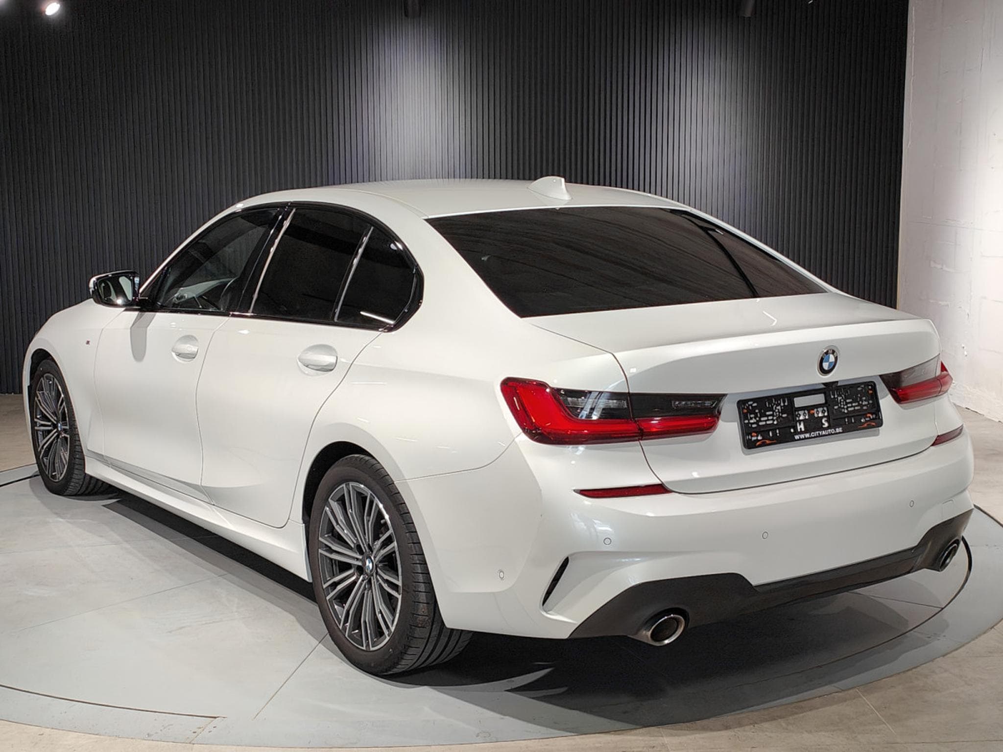 BMW 320 320dA PACK M ECLAIRAGE AMBIANCE GPS CARPLAY CAMERA (2021) - Photo 4