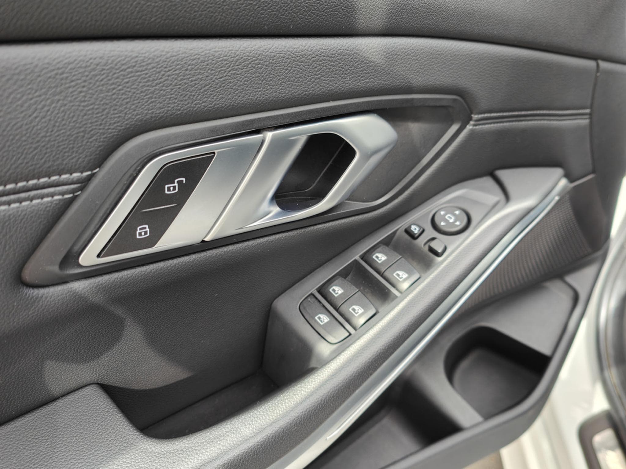 BMW 320 320dA PACK M ECLAIRAGE AMBIANCE GPS CARPLAY CAMERA (2021) - Photo 13