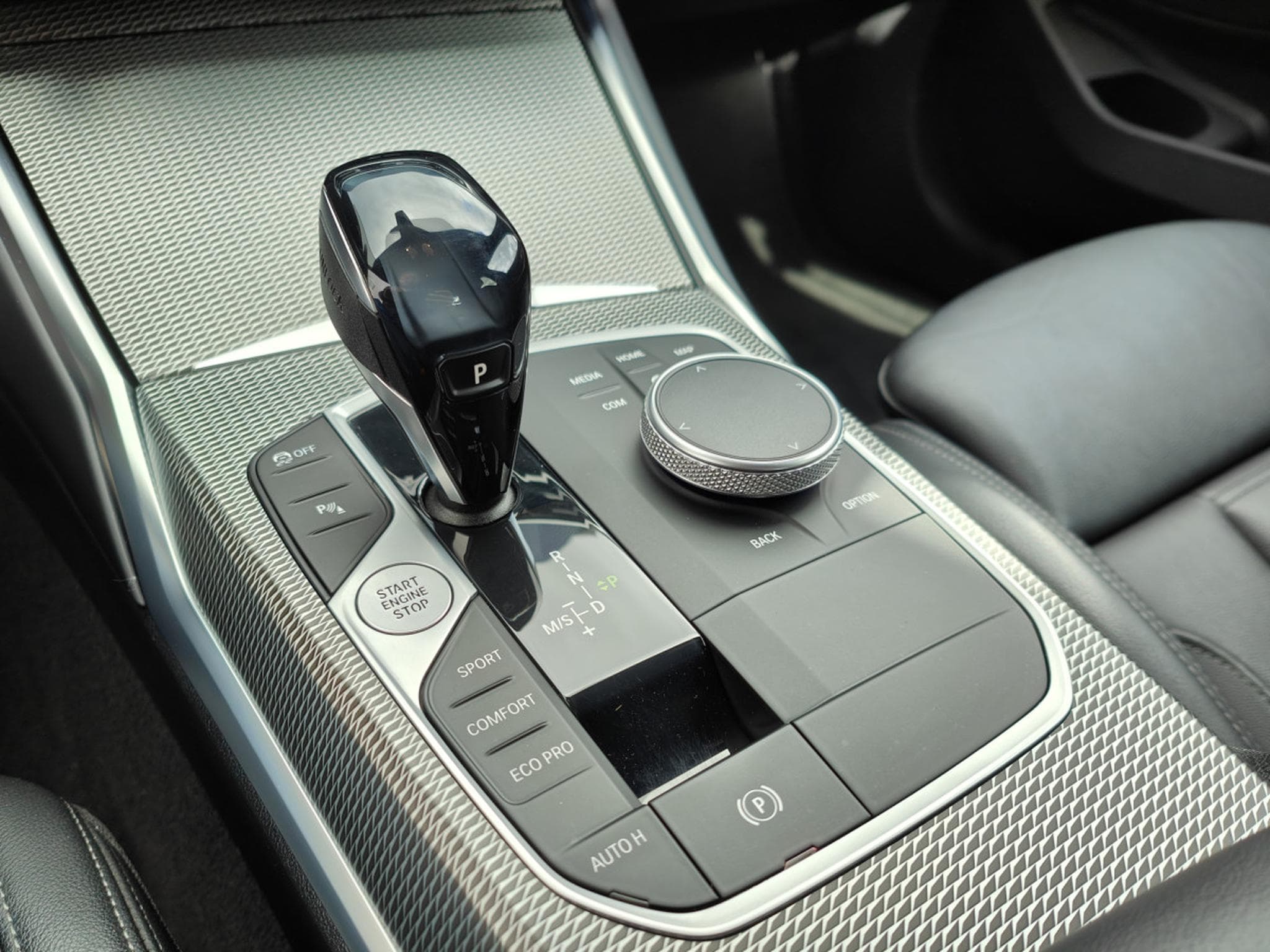 BMW 320 320dA PACK M ECLAIRAGE AMBIANCE GPS CARPLAY CAMERA (2021) - Photo 14