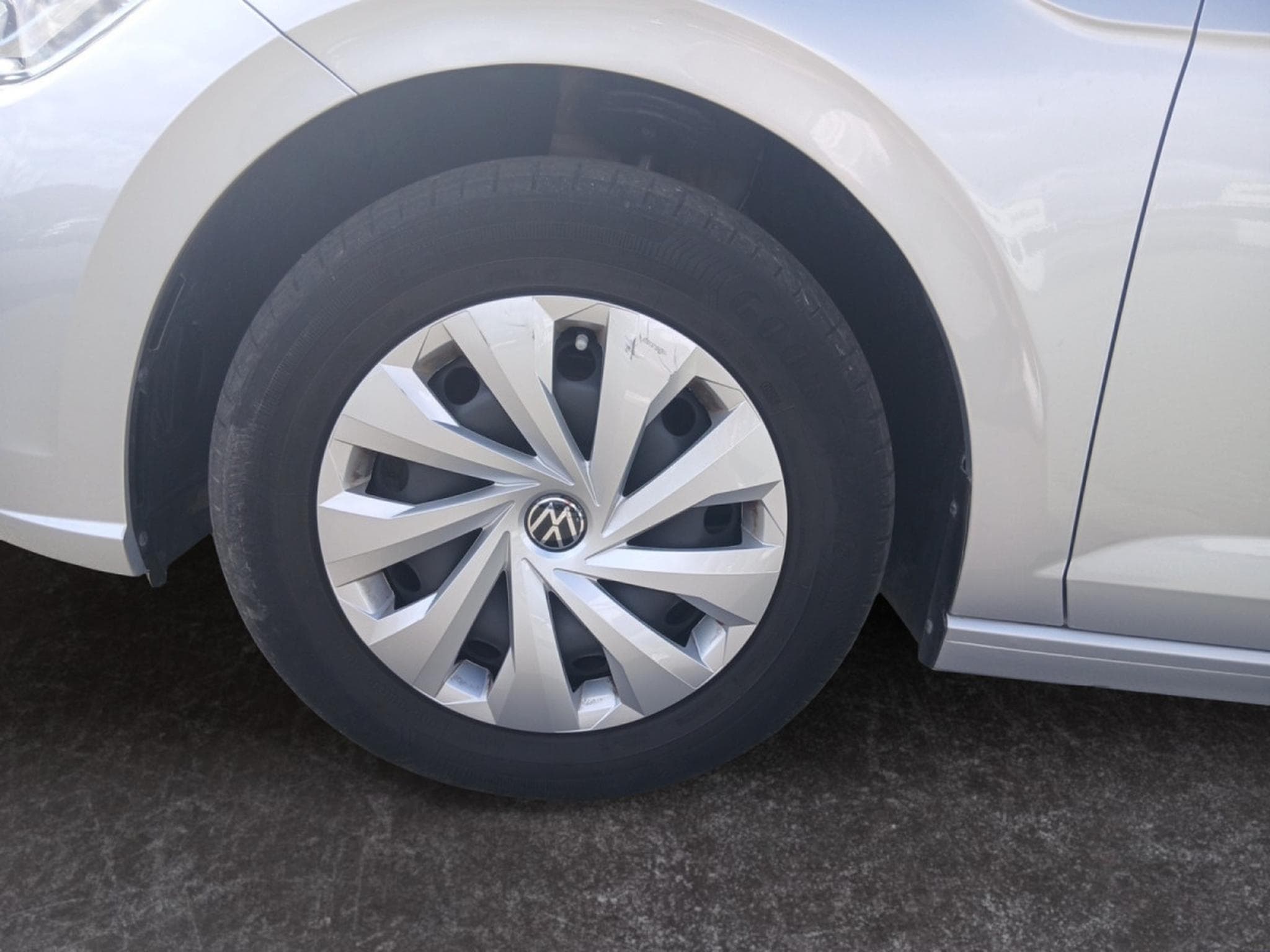 VW Polo 1.0 DSG Life (2024) - Photo 7