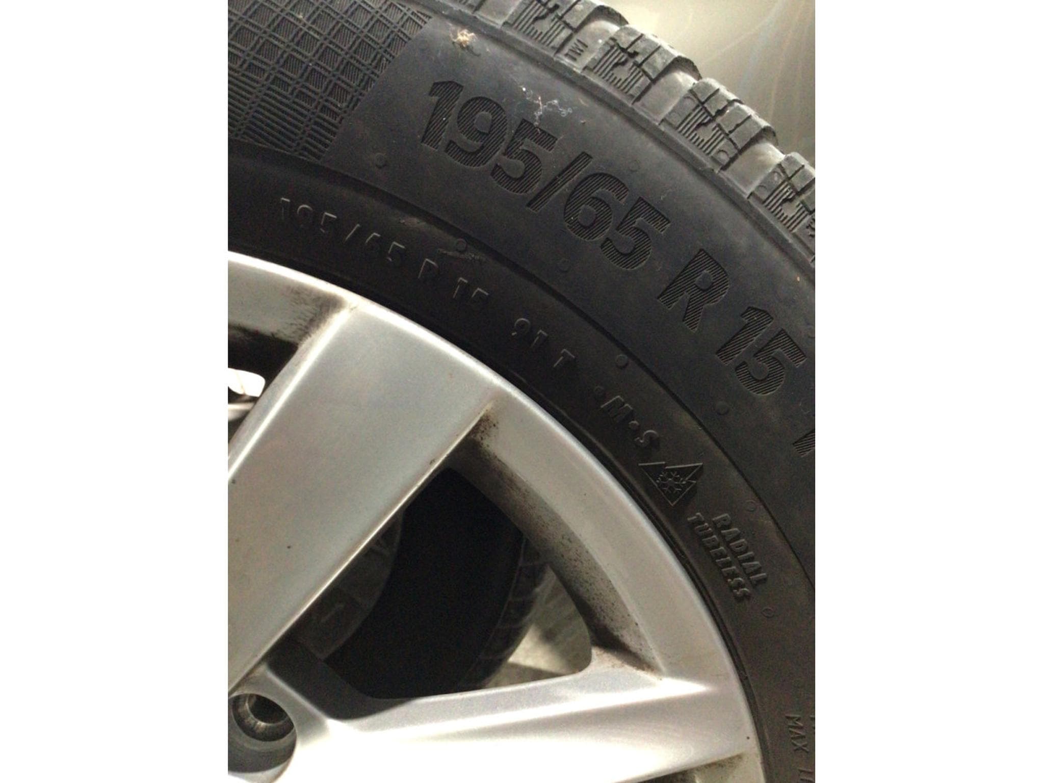 Jantes alu + Pneus h – 15" - Photo 3