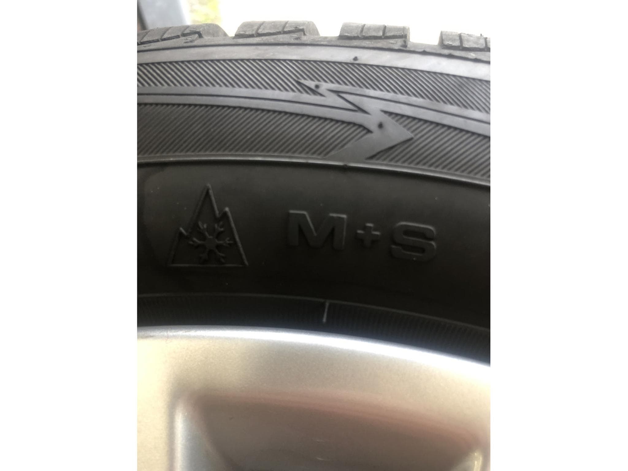 Jantes alu + Pneus h – 16" - Photo 5