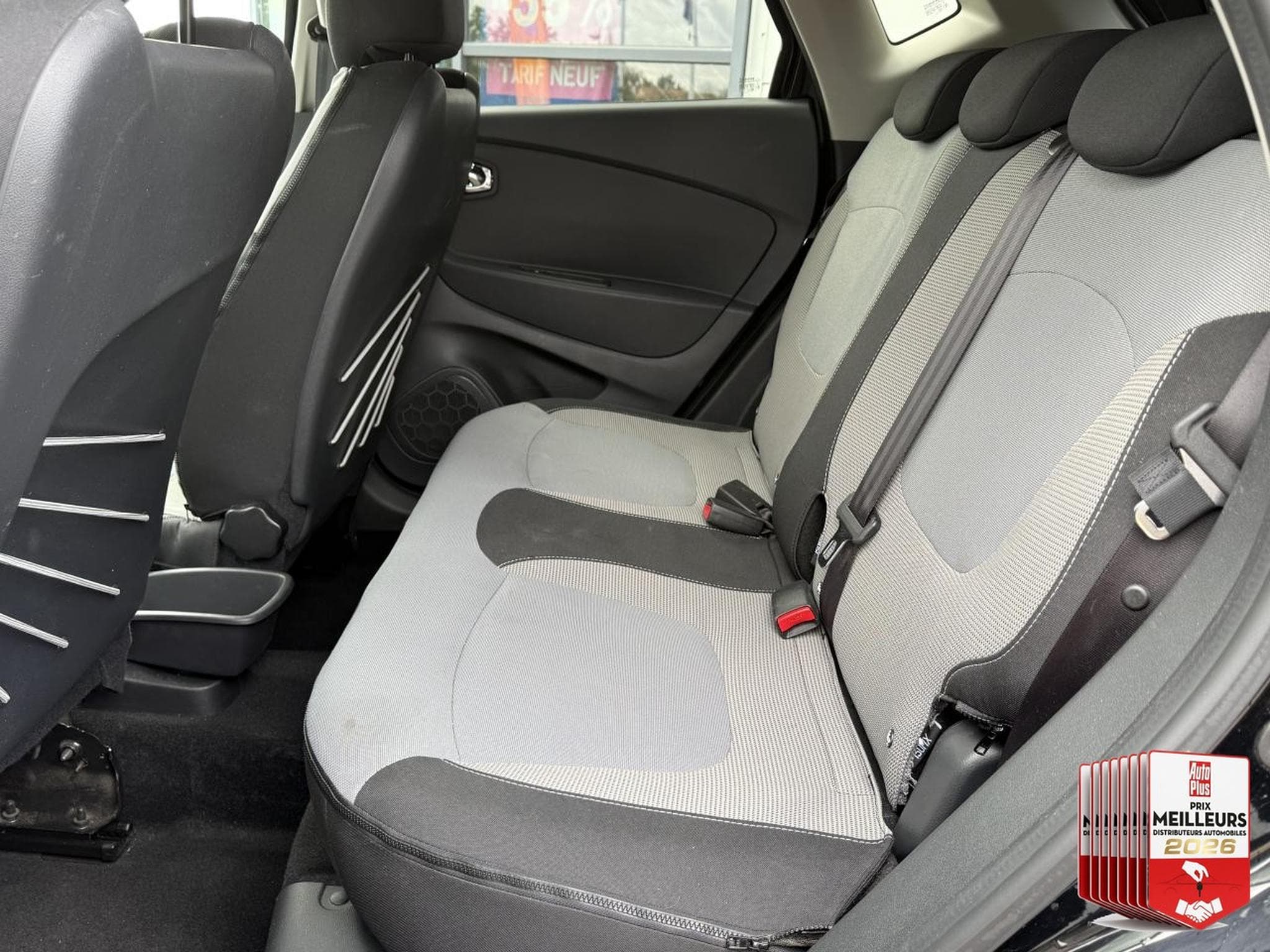 Renault CAPTUR 0.9 TCE 90 ENERGY INTENS 2016 (2016) - Photo 12