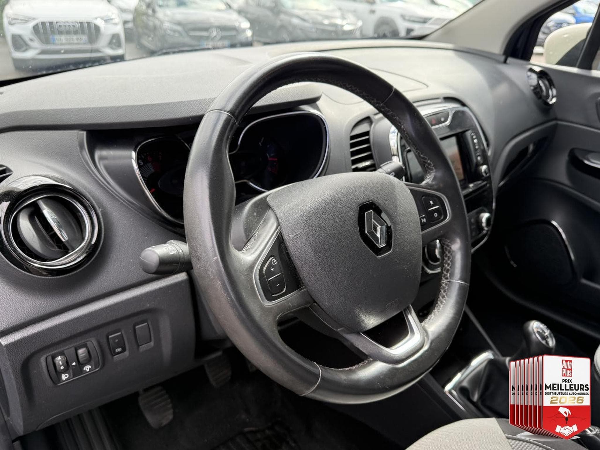 Renault CAPTUR 0.9 TCE 90 ENERGY INTENS 2016 (2016) - Photo 17