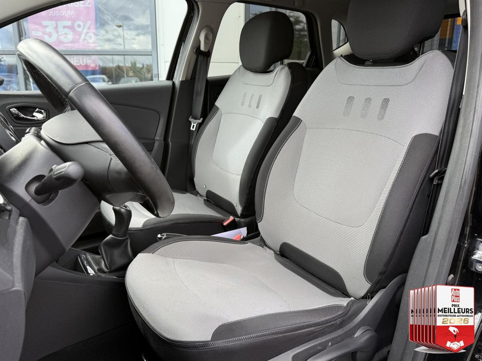 Renault CAPTUR 0.9 TCE 90 ENERGY INTENS 2016 (2016) - Photo 16