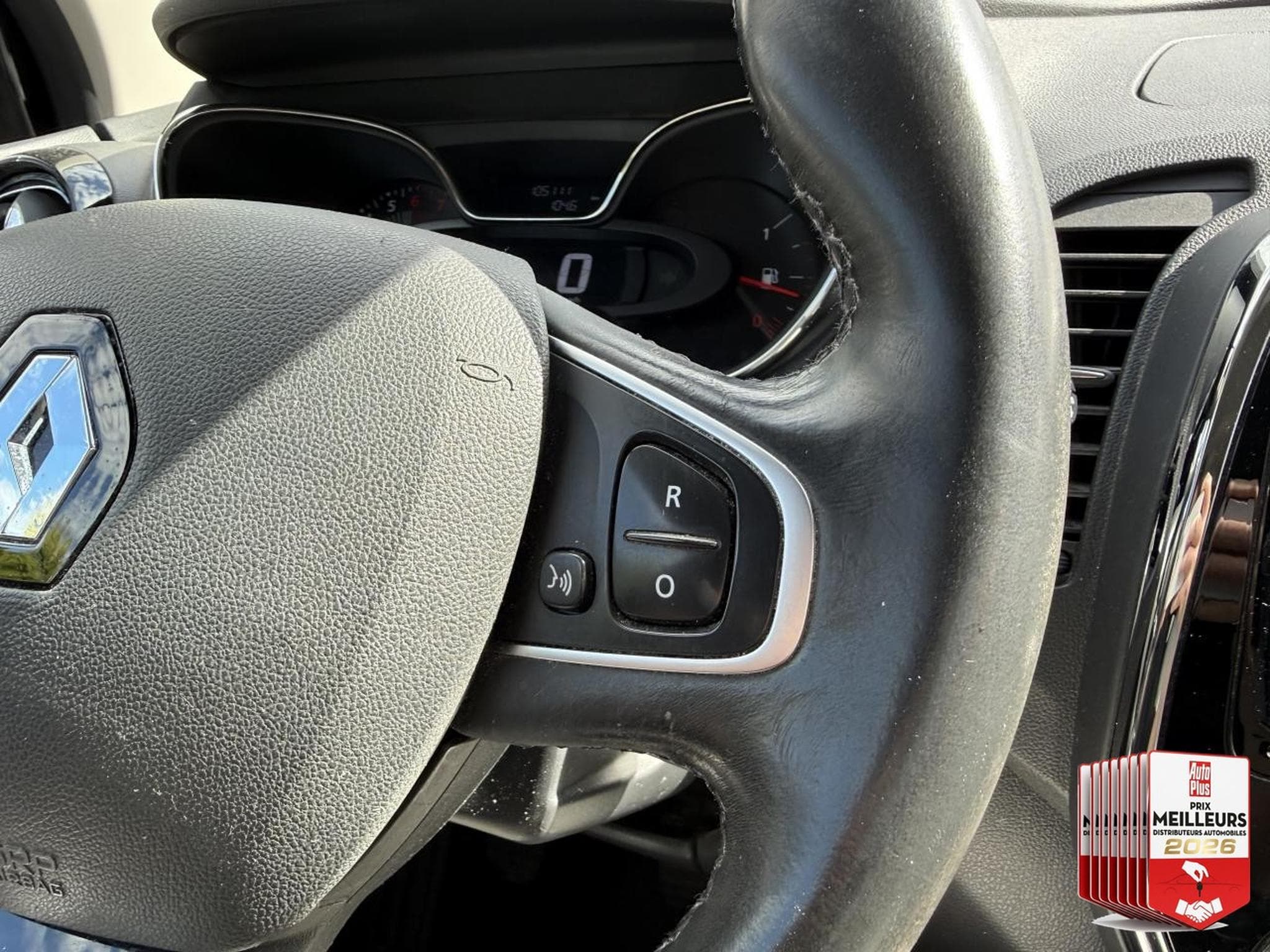 Renault CAPTUR 0.9 TCE 90 ENERGY INTENS 2016 (2016) - Photo 26
