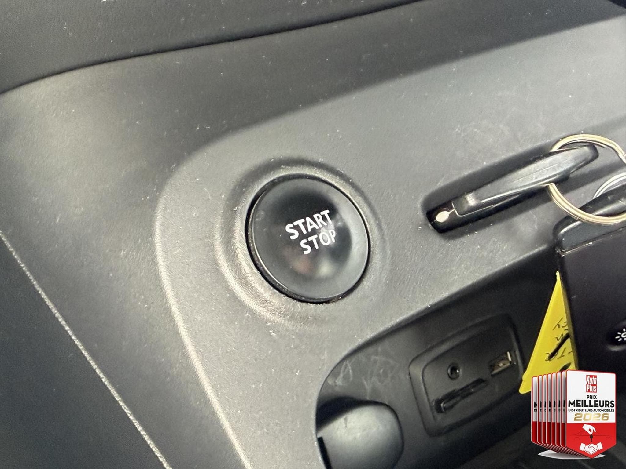 Renault CAPTUR 0.9 TCE 90 ENERGY INTENS 2016 (2016) - Photo 32