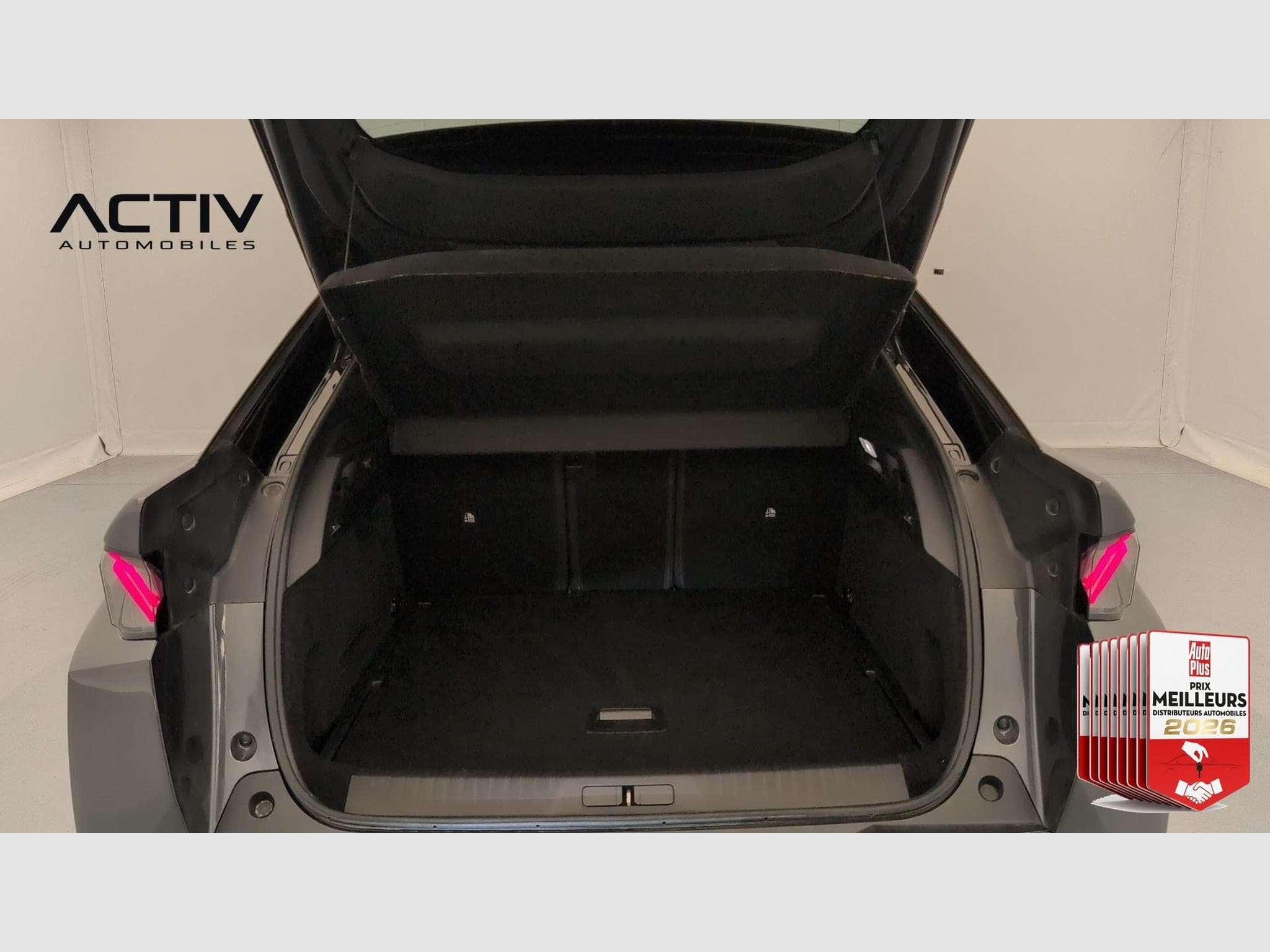 Peugeot 3008 Hybrid 145 e-DCS6 GT (2025) - Photo 11