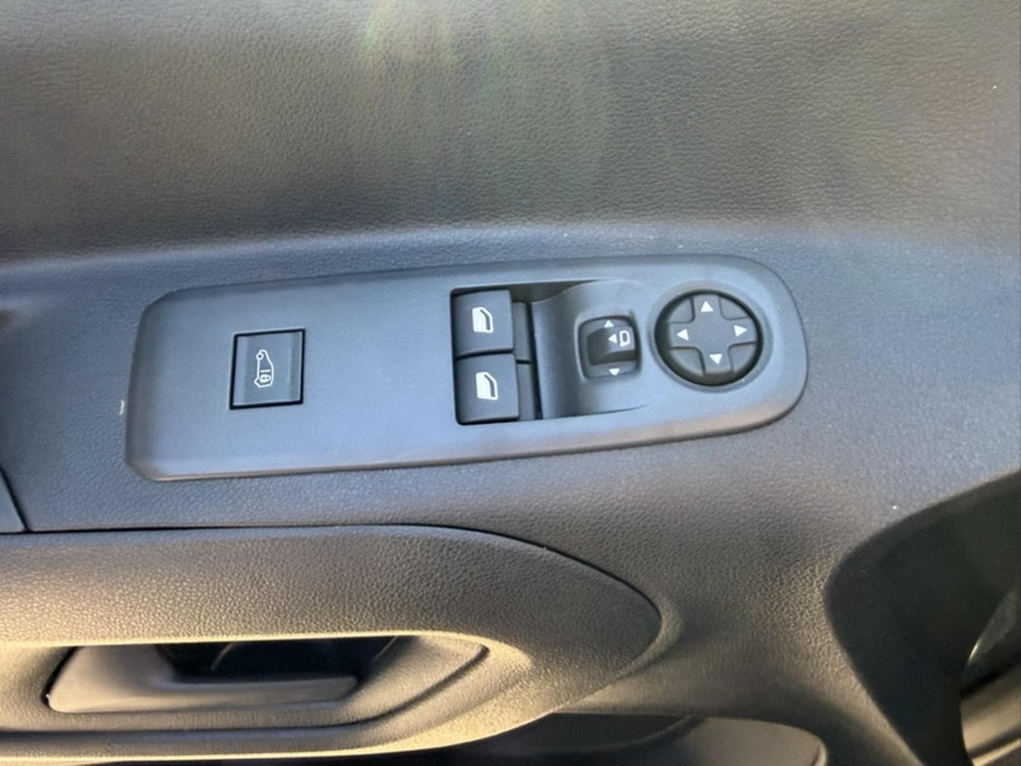 Fiat Doblo 1.5 BlueHDI 130 EAT8 L2H1 (2025) - Foto 16