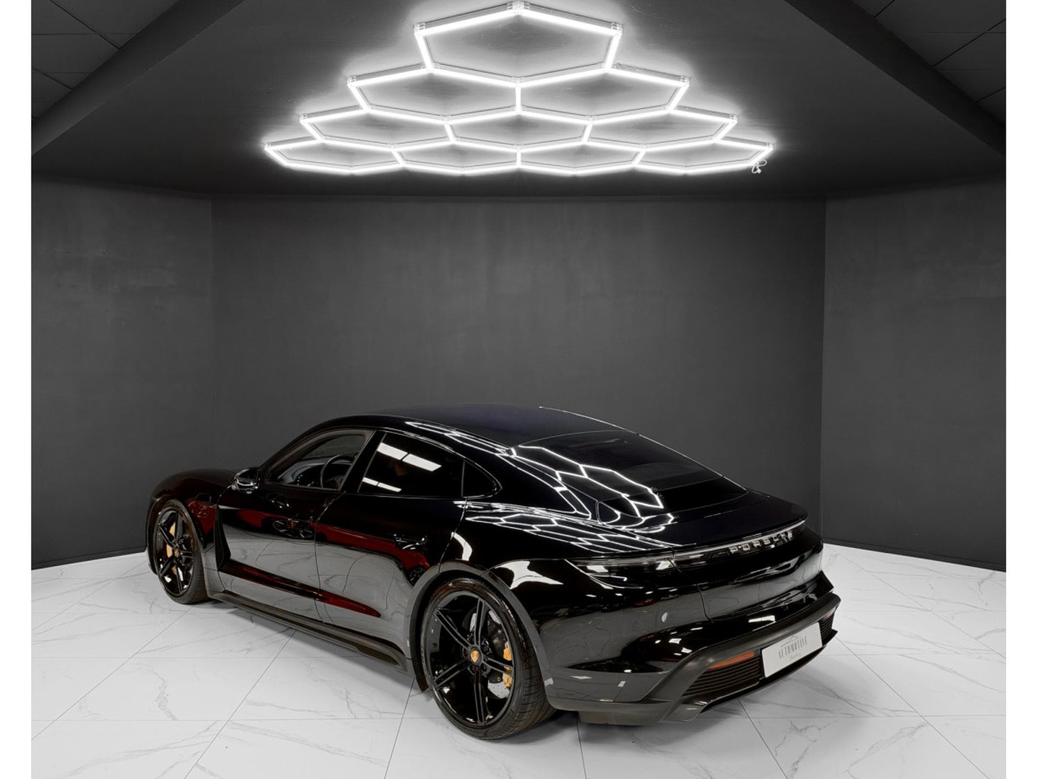 Porsche Taycan TURBO S / APPROVED 2028 / 5 SEATS (2020) - Photo 3