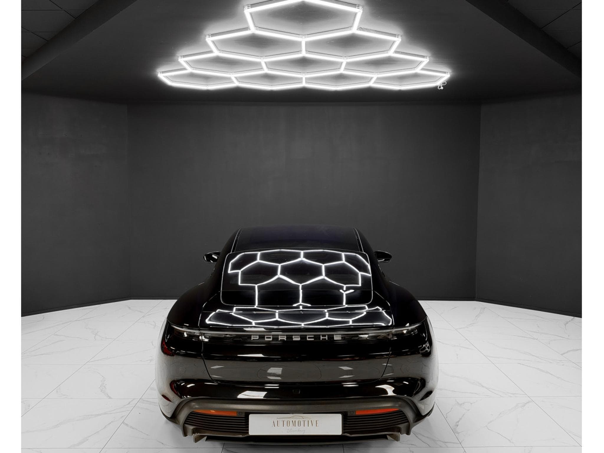 Porsche Taycan TURBO S / APPROVED 2028 / 5 SEATS (2020) - Photo 4