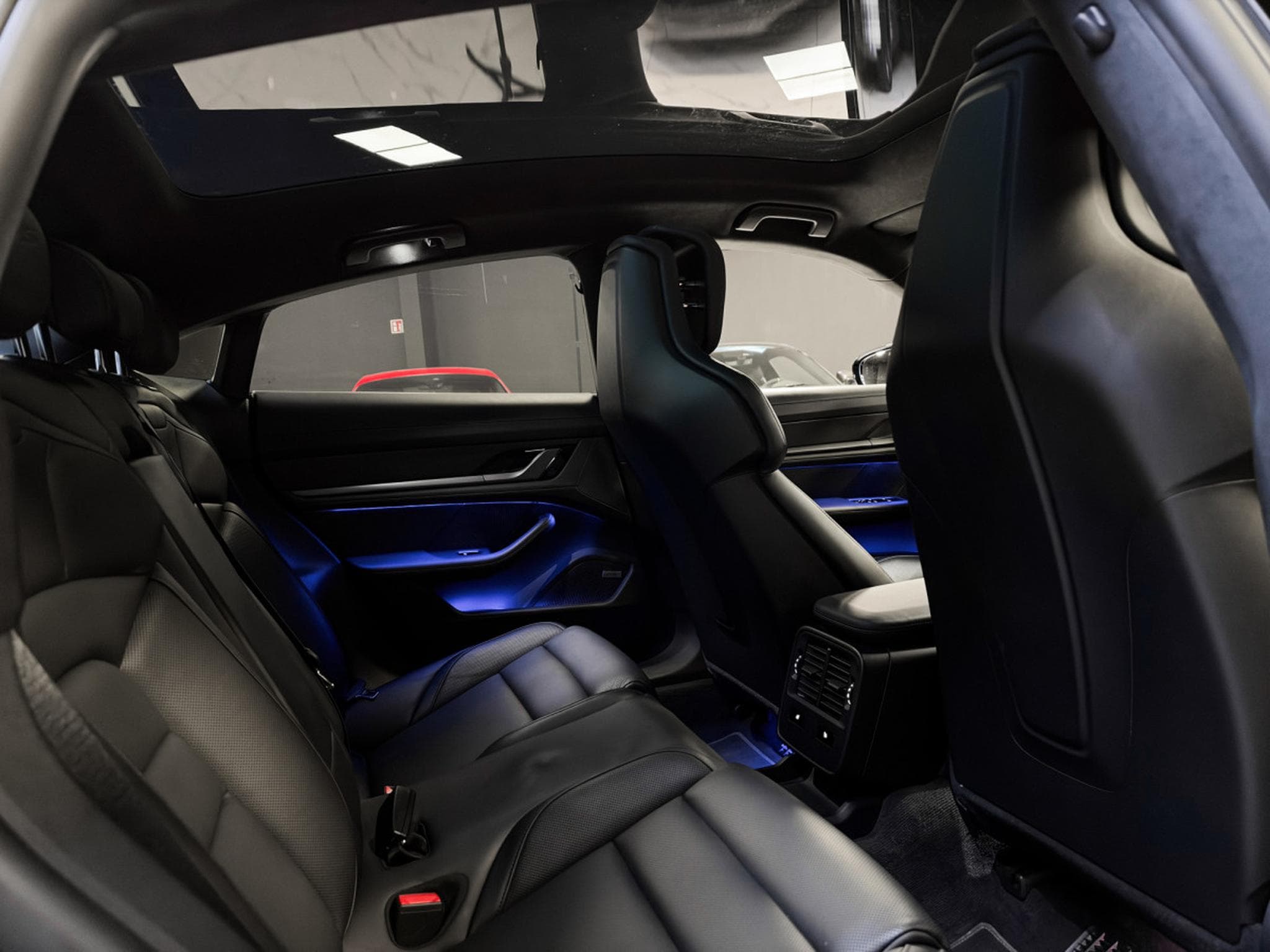 Porsche Taycan TURBO S / APPROVED 2028 / 5 SEATS (2020) - Photo 13