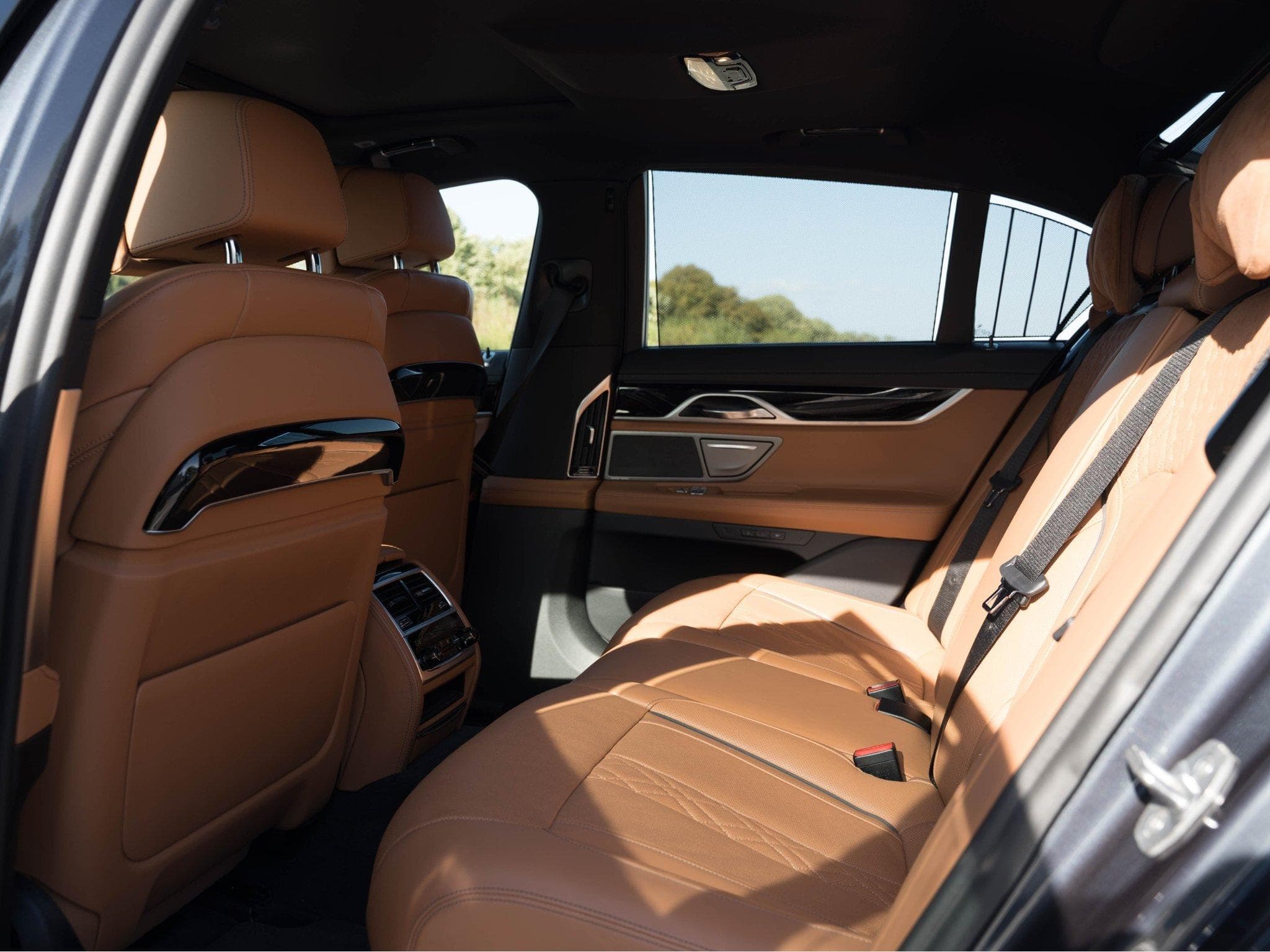 BMW 740 (2019) - Photo 8