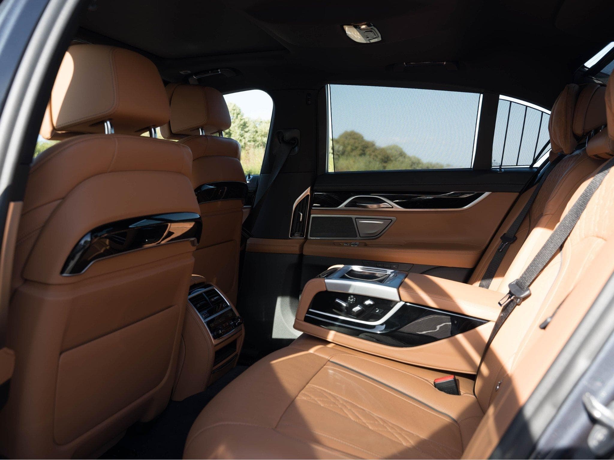 BMW 740 (2019) - Photo 9