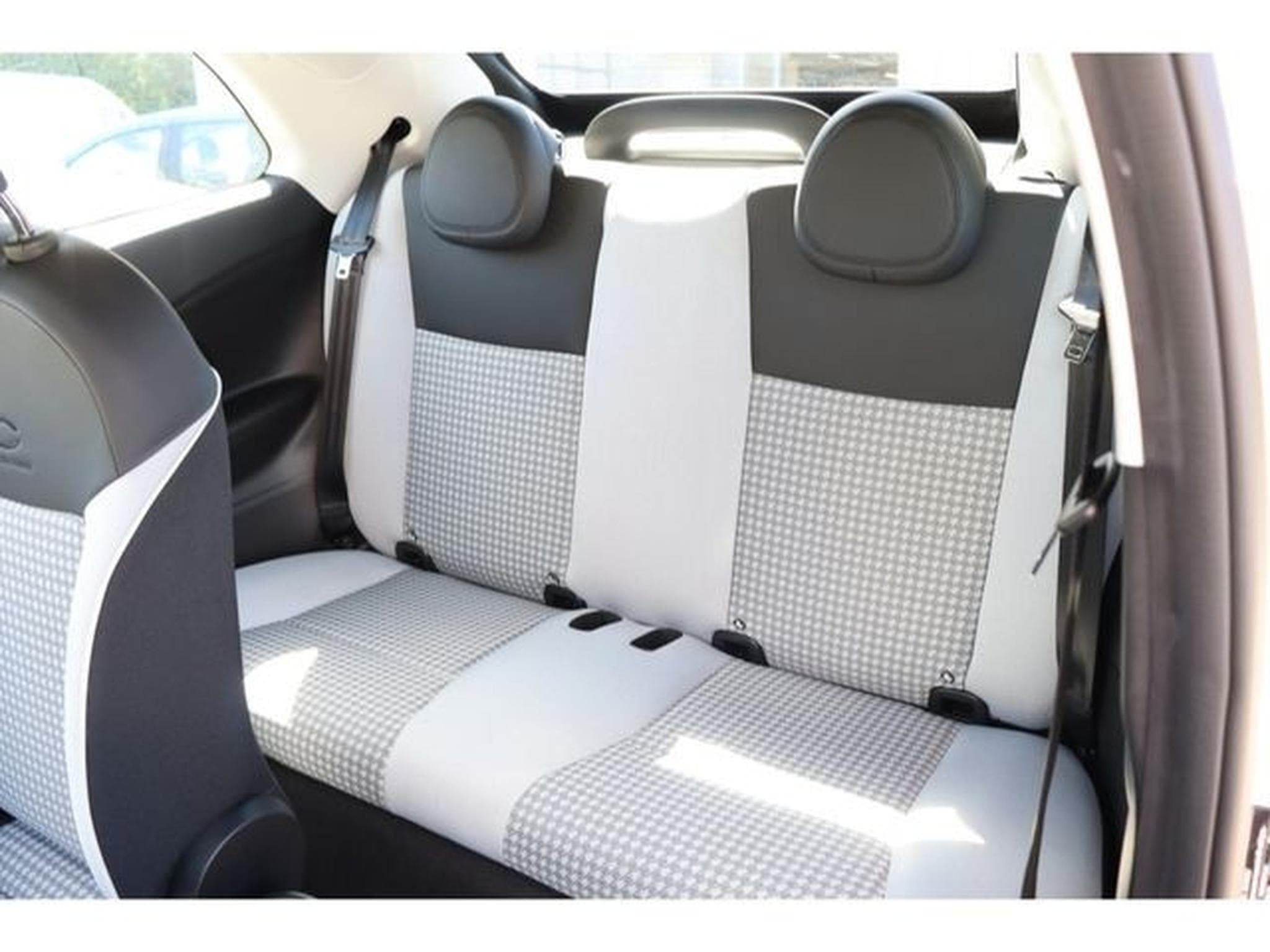 Fiat 500 1.0 Hybrid 65 Cabrio Dolce Vita (2026) - Photo 10