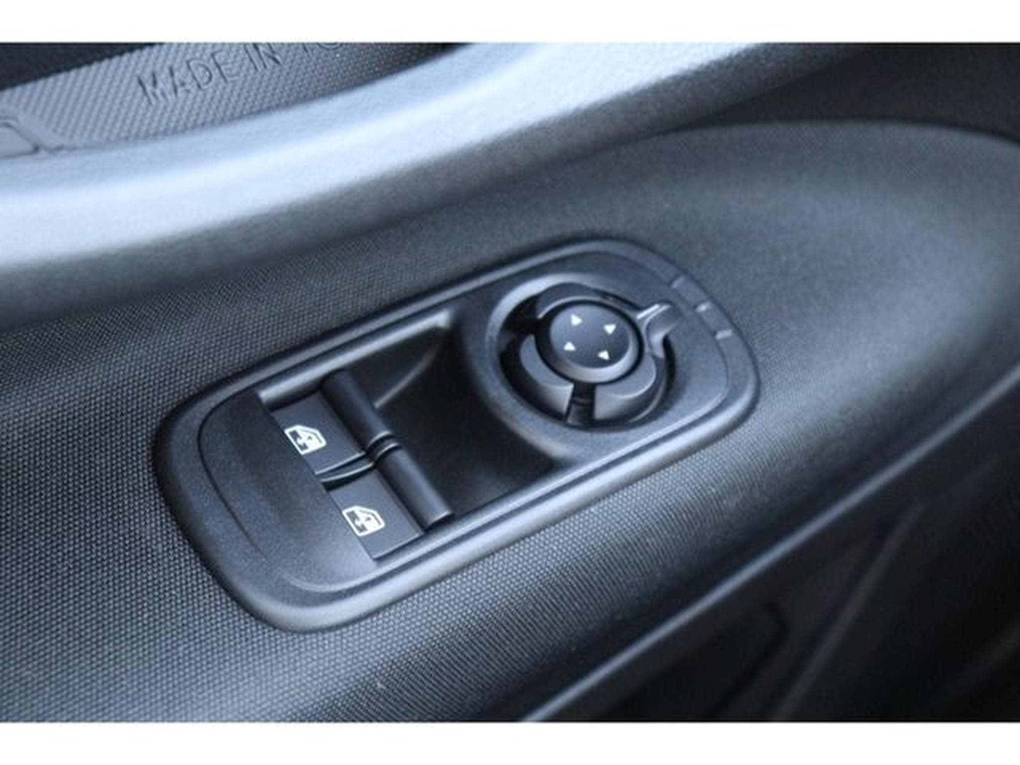 Fiat 500 1.0 Hybrid 65 Cabrio Dolce Vita (2026) - Photo 18