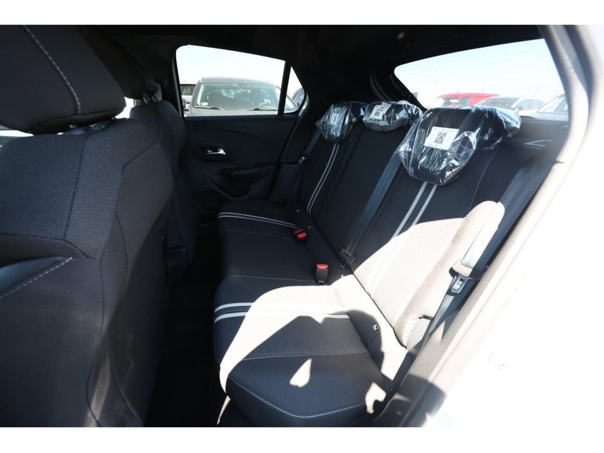 Opel Corsa 1.2 Hybride 145 e-DC6 (2025) - Foto 8