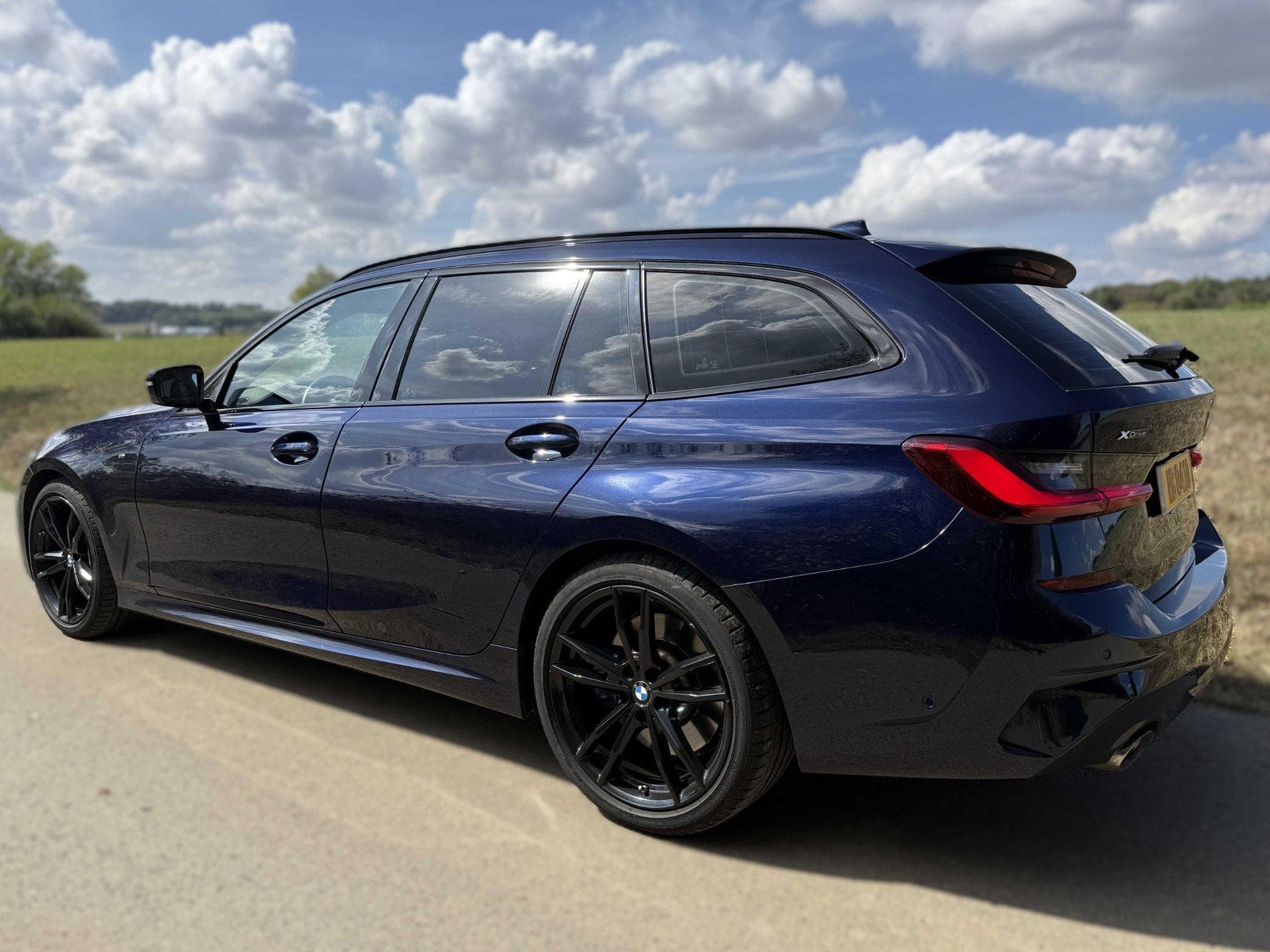 BMW 330 xDrive Touring M Sport (2020) - Photo 2