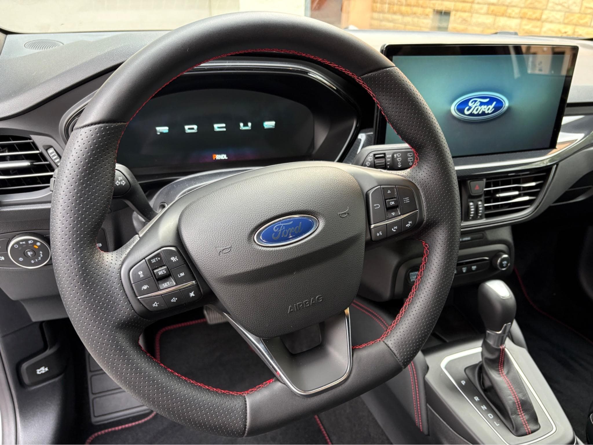 Ford Focus Clipper ST-Line X (2025) - Photo 6