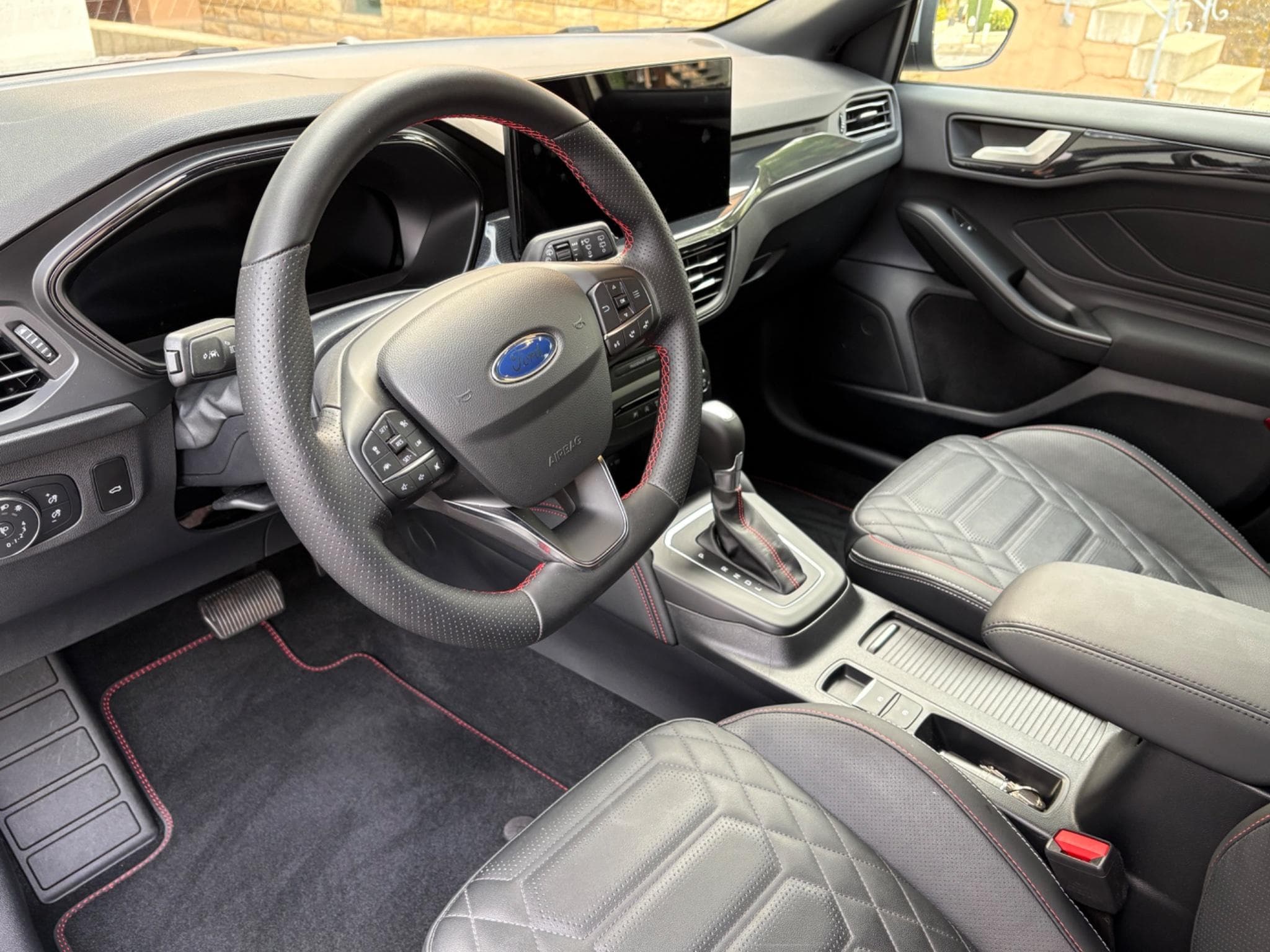 Ford Focus Clipper ST-Line X (2025) - Photo 11