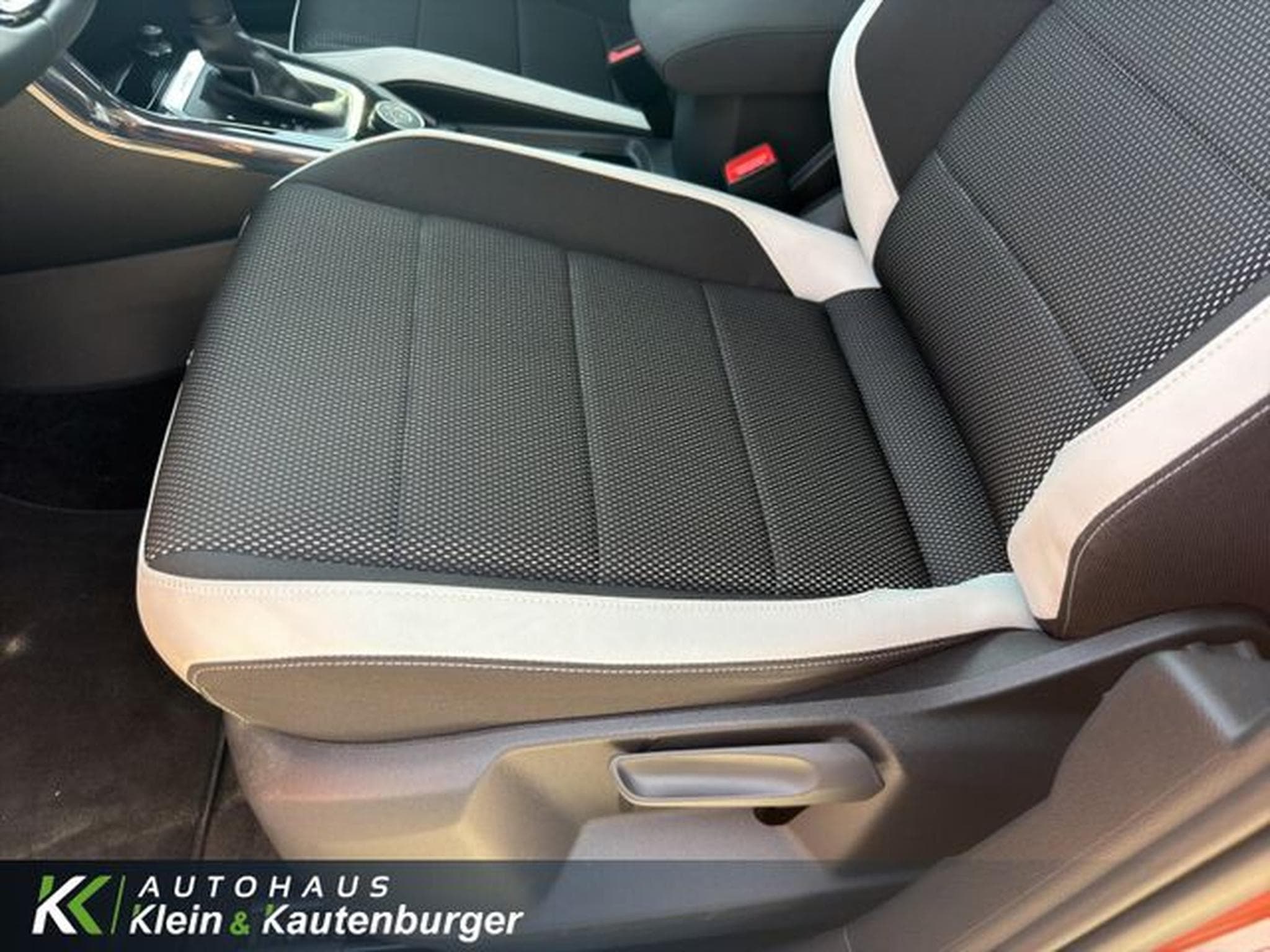 VW T-Roc T-Roc 2.0TSI Sport 4M+CARPLAY+VIRTUAL+KAMERA+LED (2019) - Foto 14