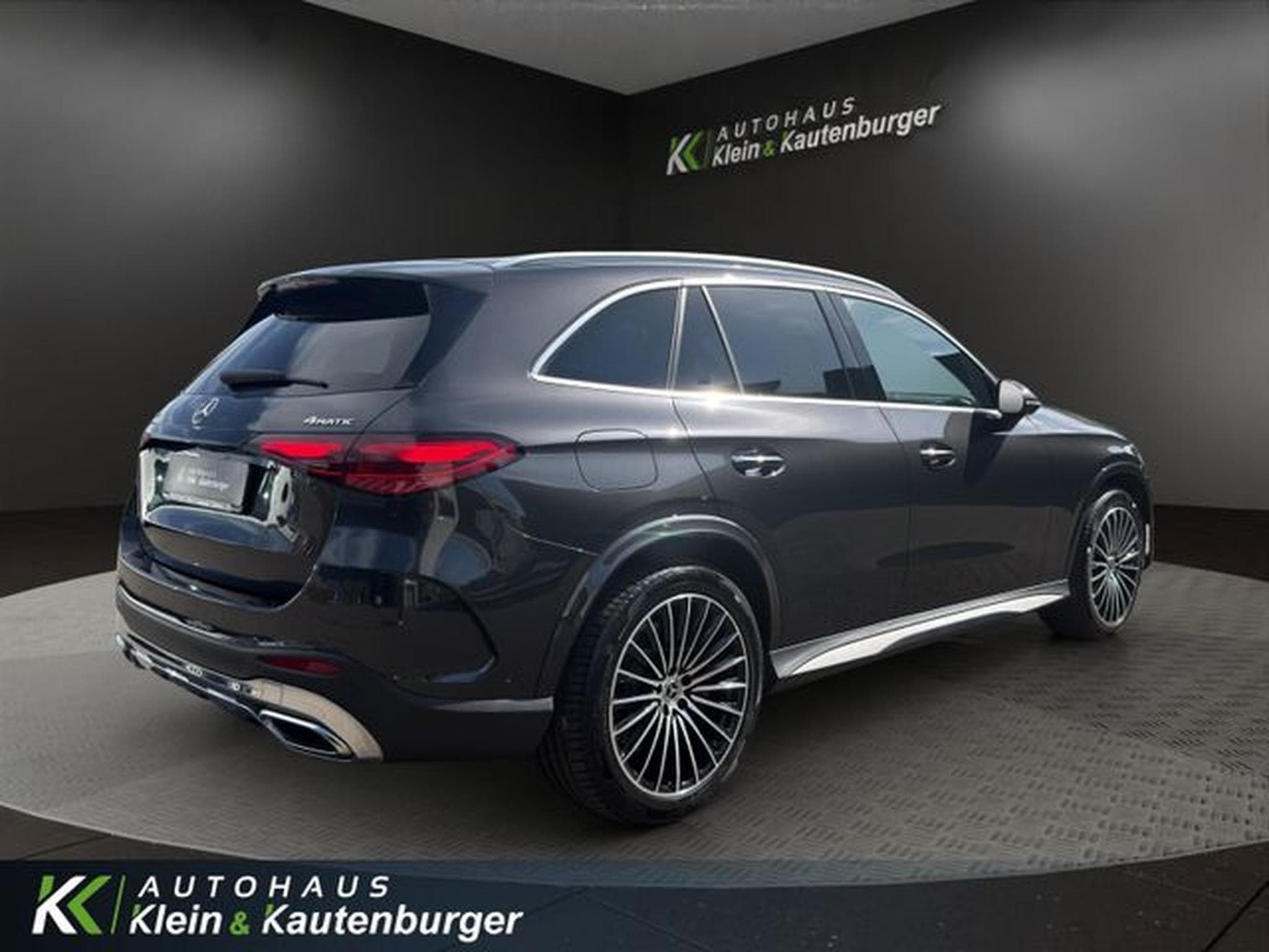 Mercedes GLC 300 GLC300e4M+AMG+PANO+AIRMATIC +HINTERA.LENK+SOUND (2023) - Foto 5