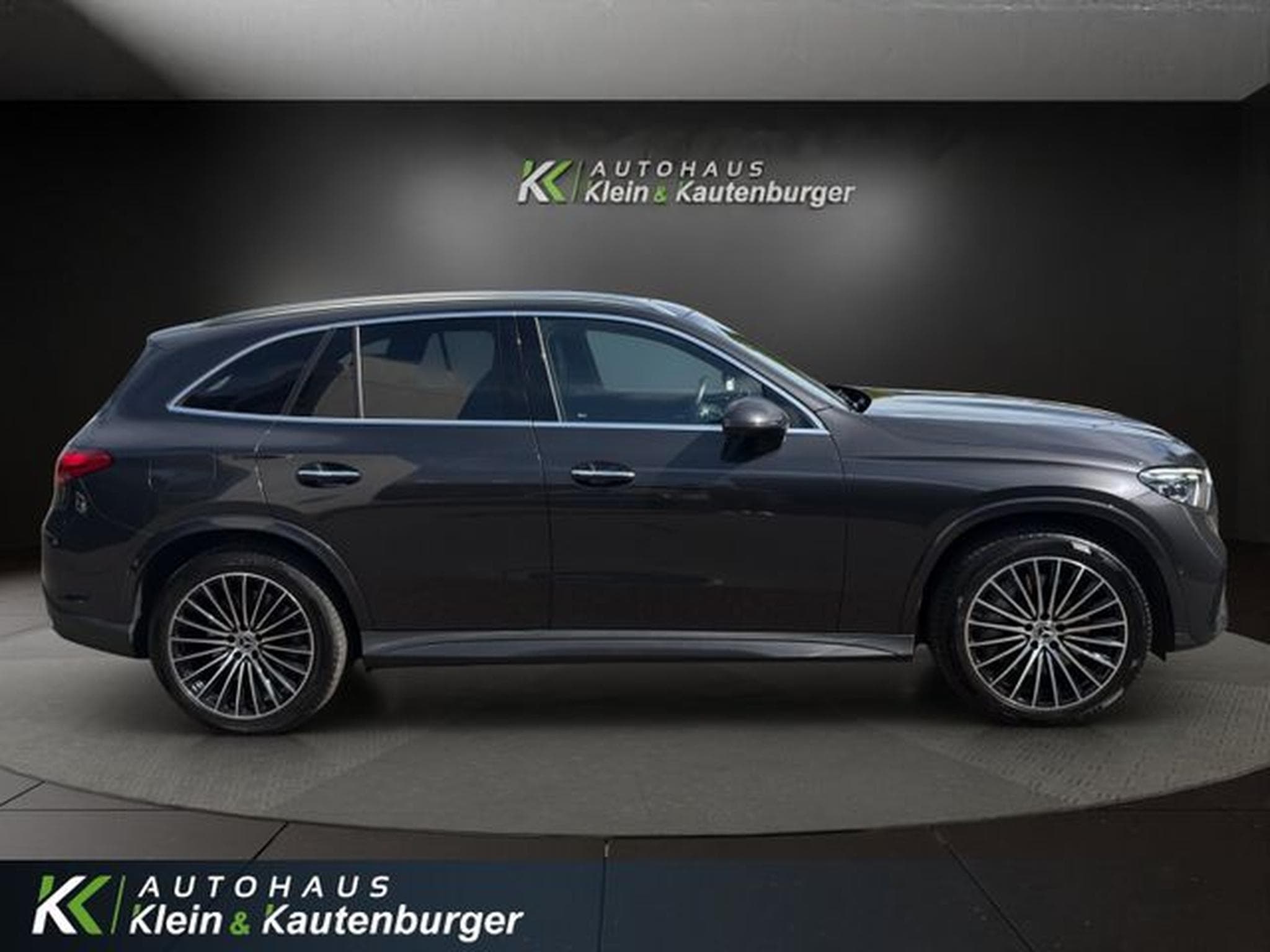 Mercedes GLC 300 GLC300e4M+AMG+PANO+AIRMATIC +HINTERA.LENK+SOUND (2023) - Foto 4