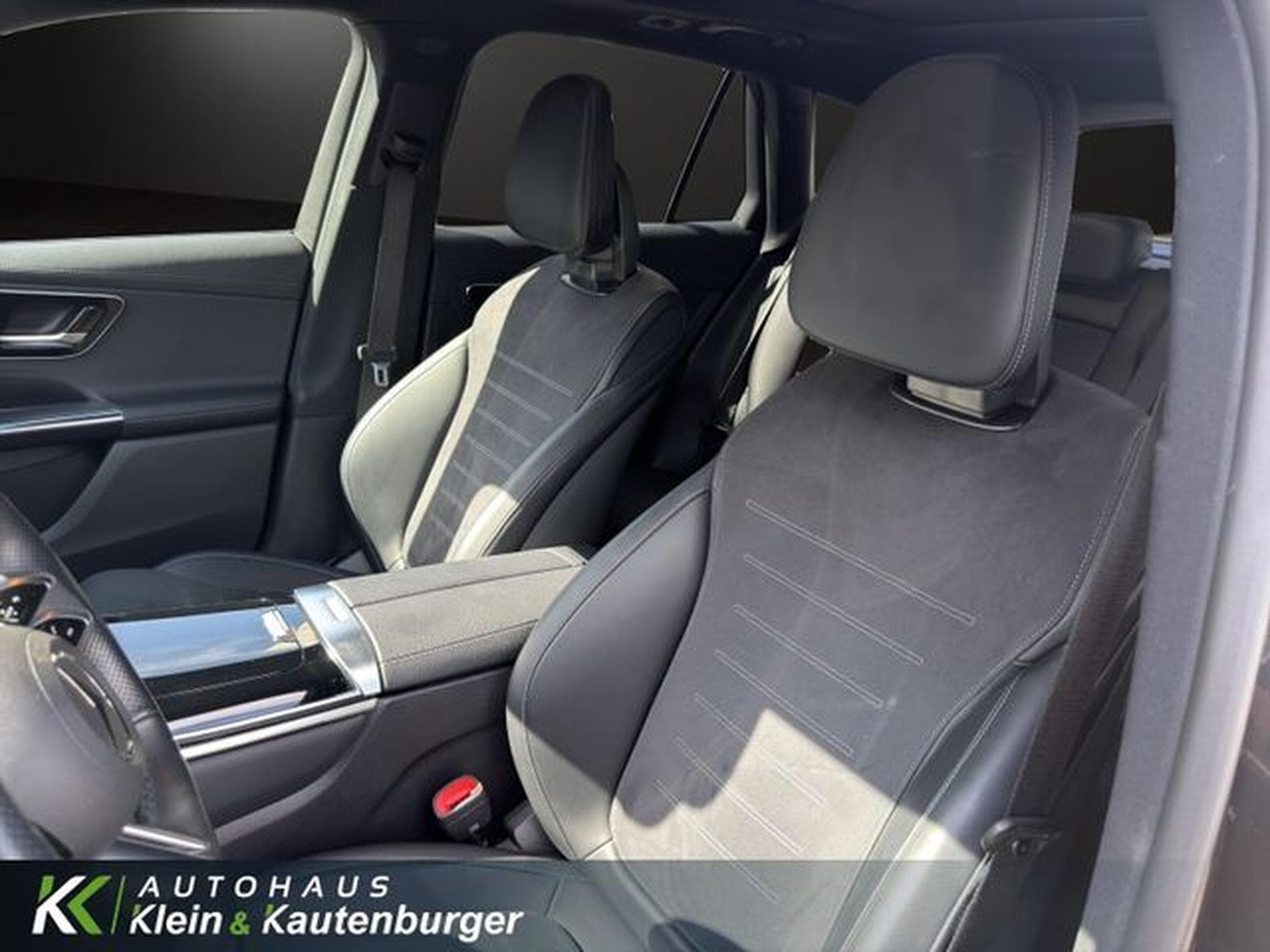 Mercedes GLC 300 GLC300e4M+AMG+PANO+AIRMATIC +HINTERA.LENK+SOUND (2023) - Foto 13